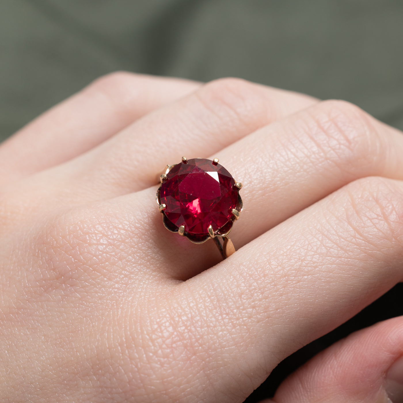 Bague cocktail en rubis synthétique | 5,44 ct | Taille 7,5 |