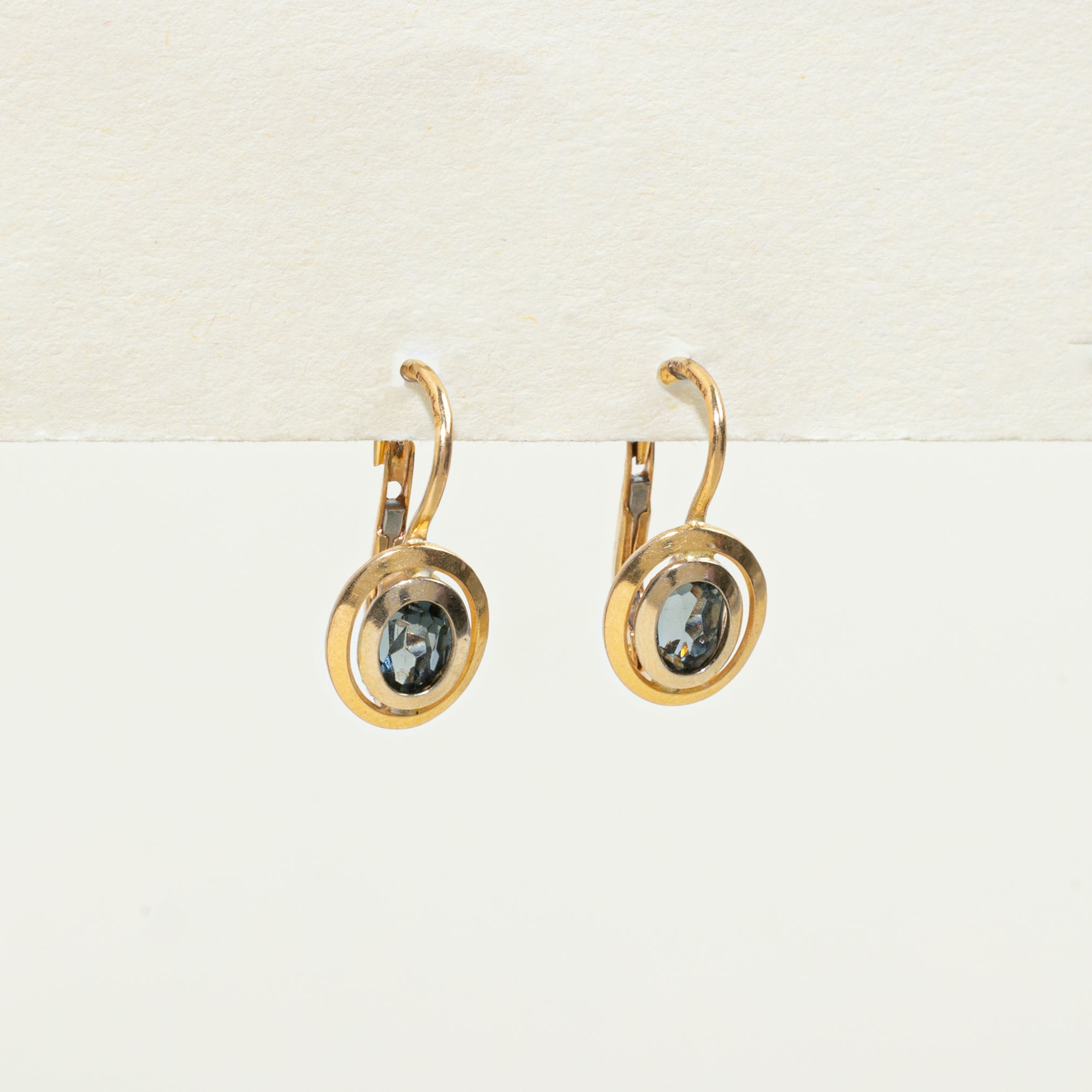 Boucles d'oreilles créoles en verre serti clos, ornées de diamants italiens en or 18 carats (0,60 ct au total)