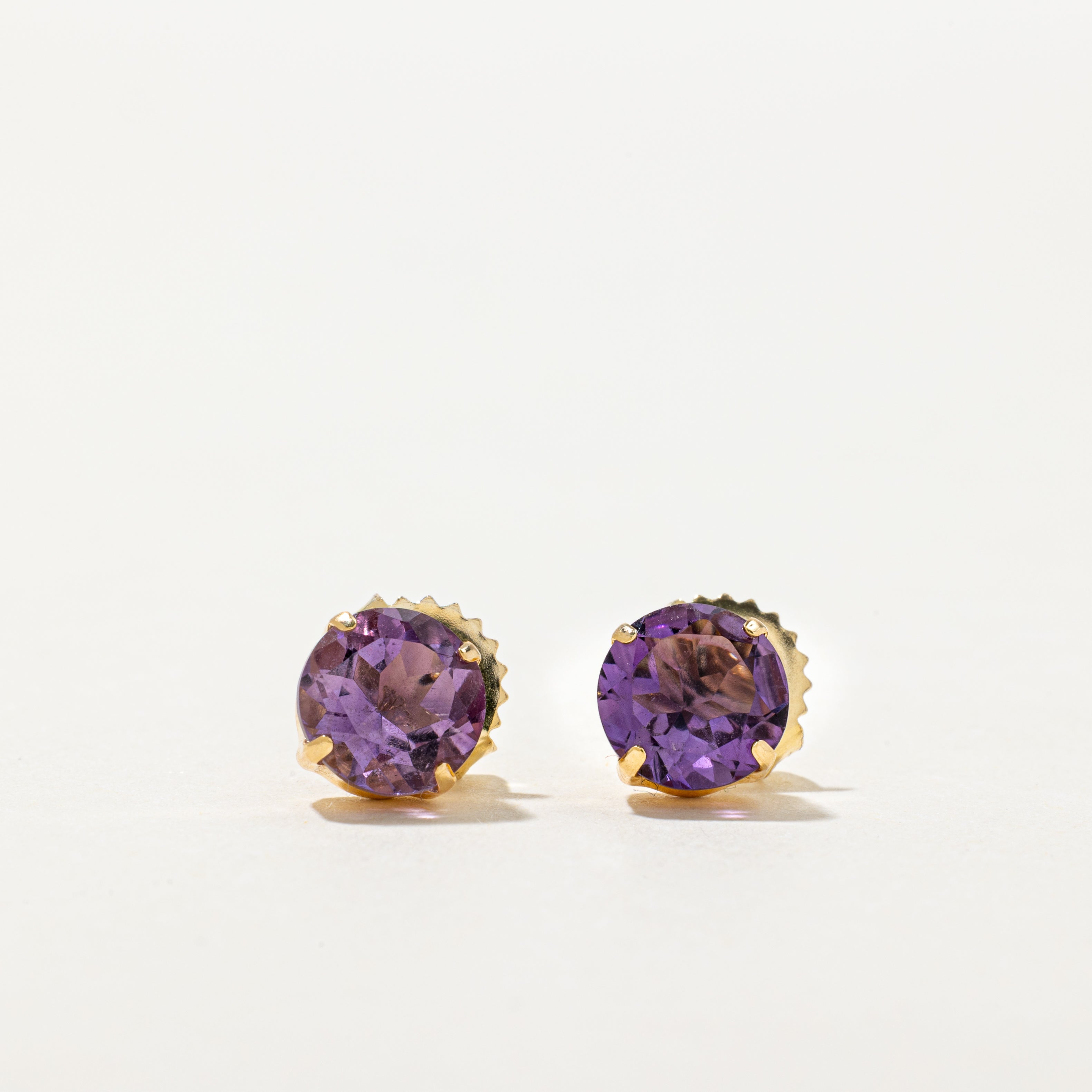 Boucles d'oreilles puces en améthyste 18 carats | 2,40 ct