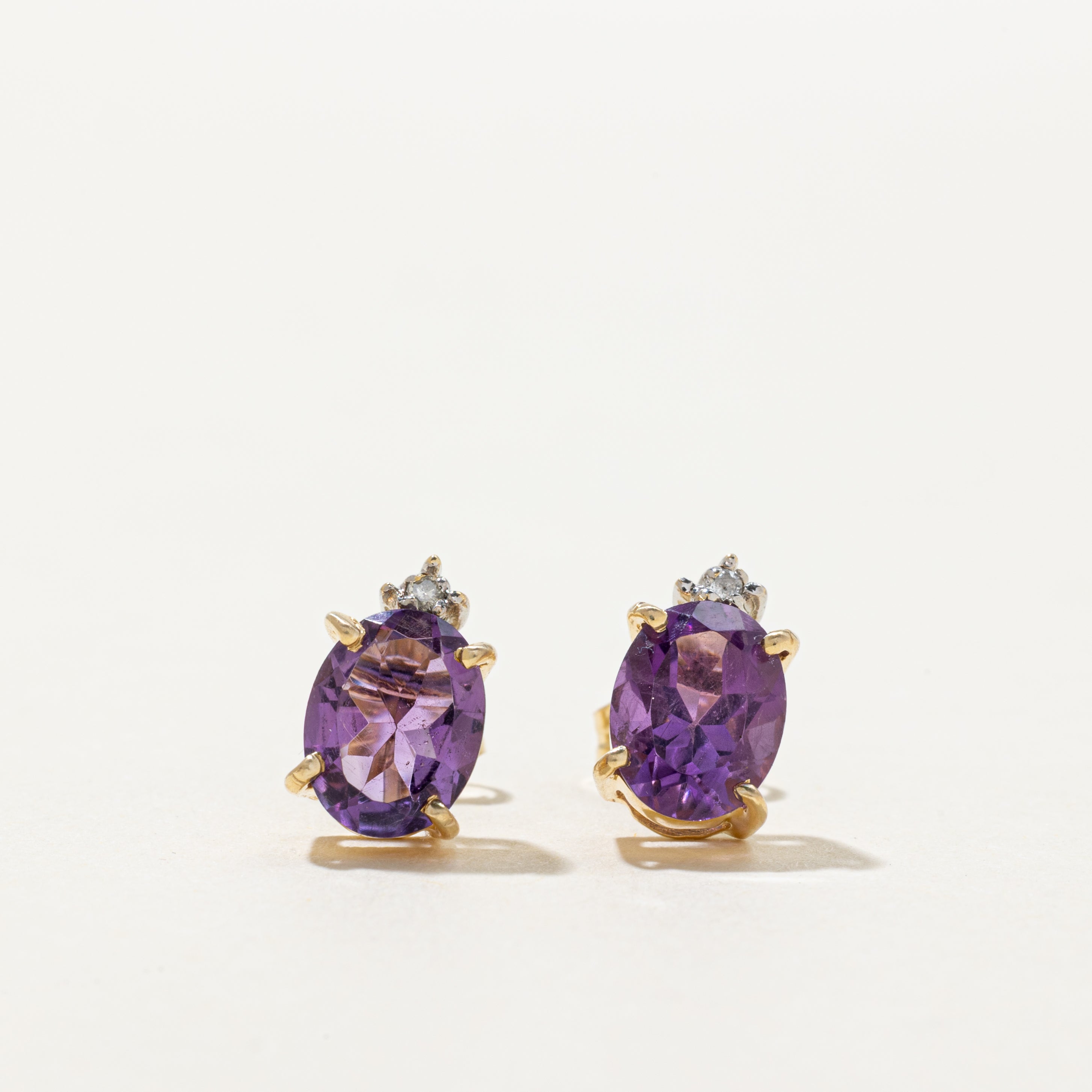 Boucles d'oreilles puces serties d'améthystes et de diamants | 1,60 ct, 0,02 ct