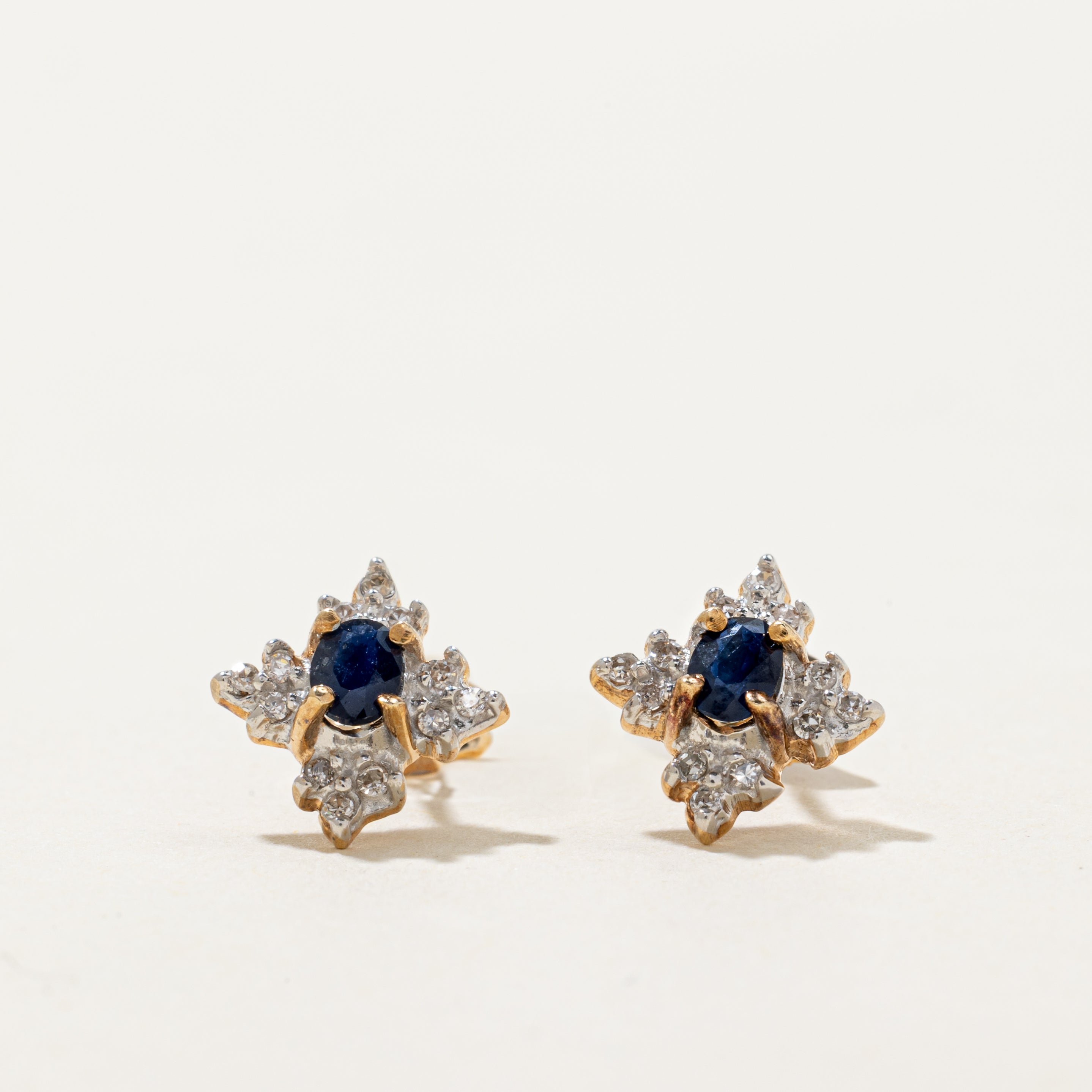 Boucles d'oreilles puces en saphir et diamants, motif flocon de neige | 0,36 ct, 0,10 ct
