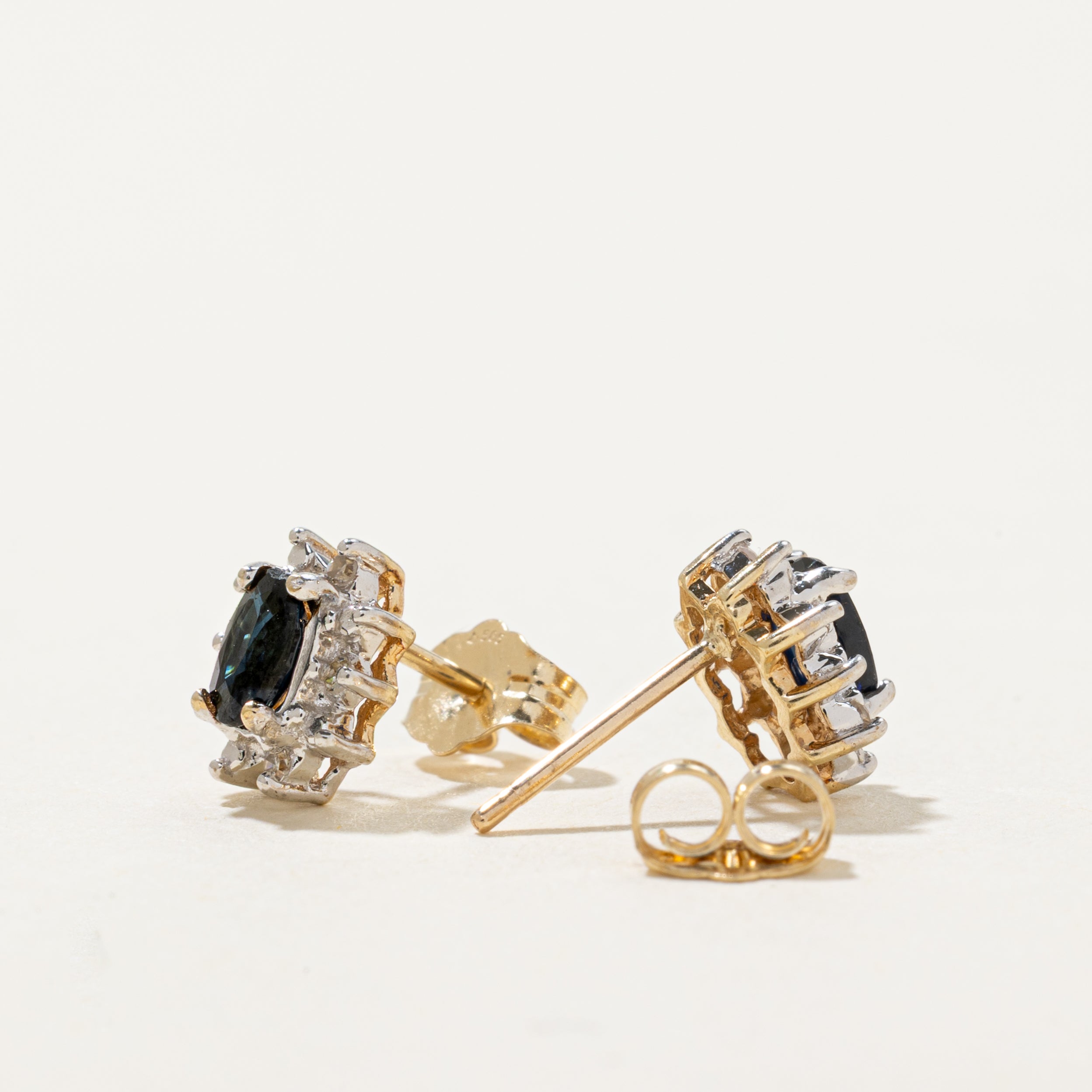 Boucles d'oreilles puces serties de saphirs et de diamants (halo) | 0,44 ct, 0,05 ct