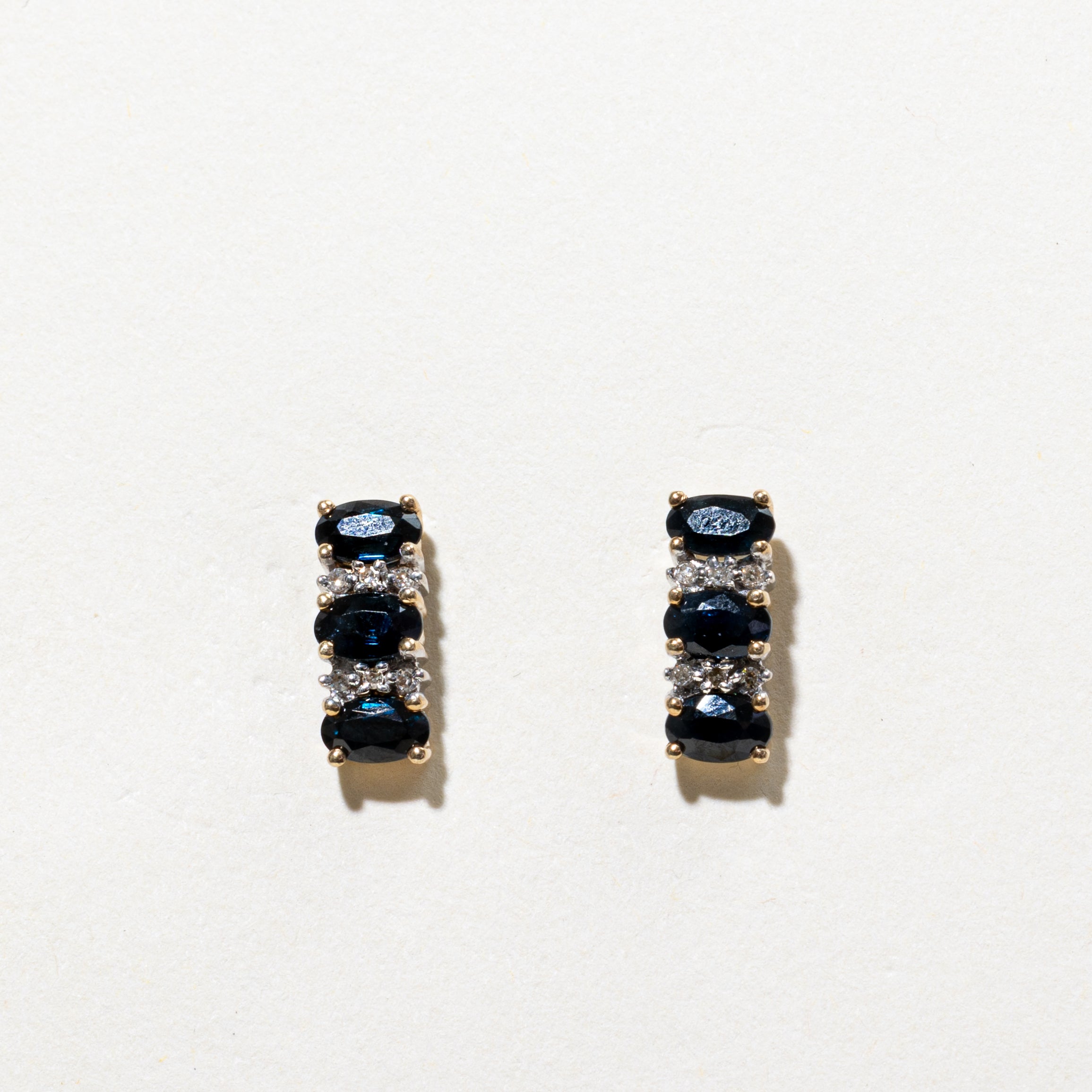 Boucles d'oreilles pendantes incurvées en saphir et diamants | 1,50 ct au total, 0,06 ct au total
