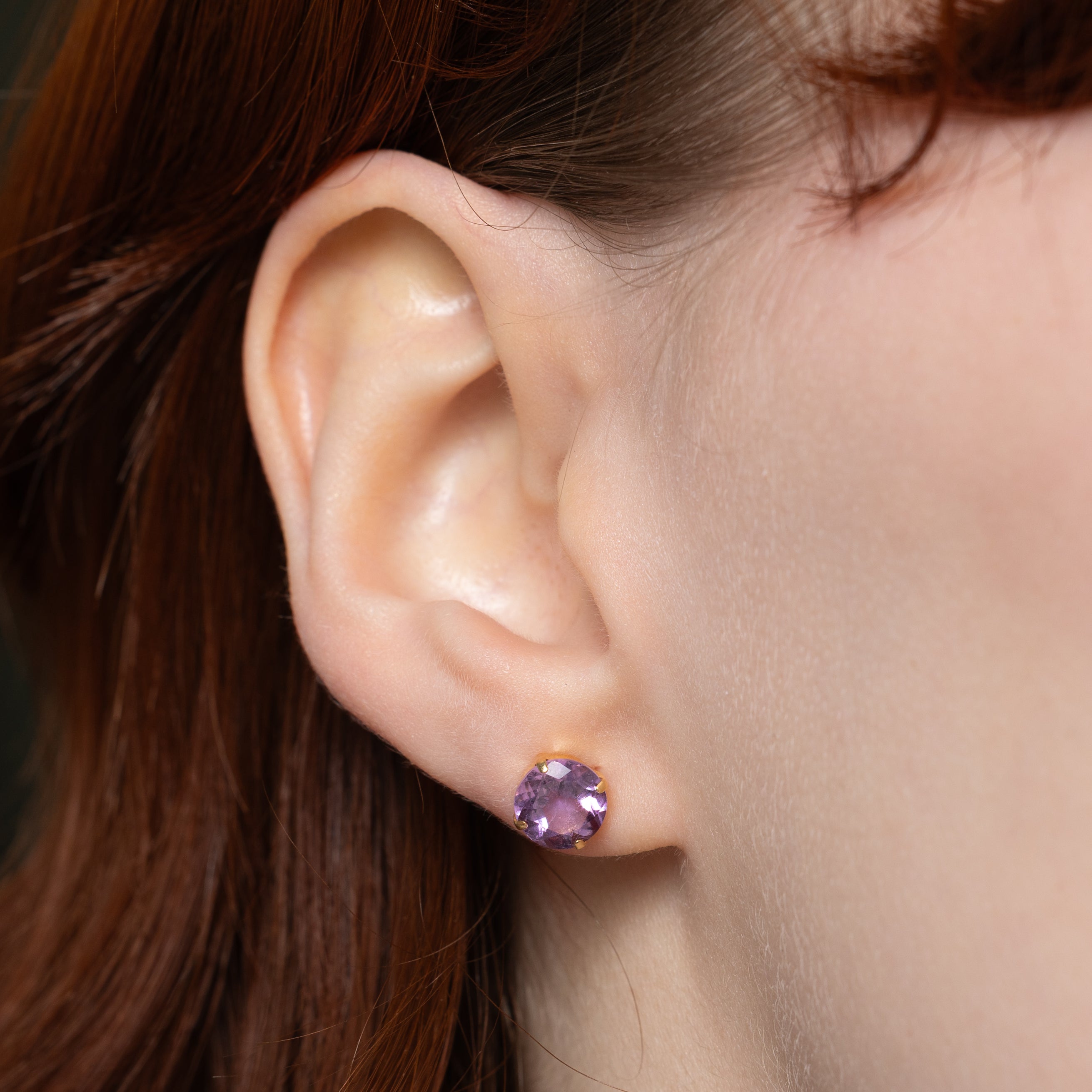 Boucles d'oreilles puces en améthyste 18 carats | 2,40 ct