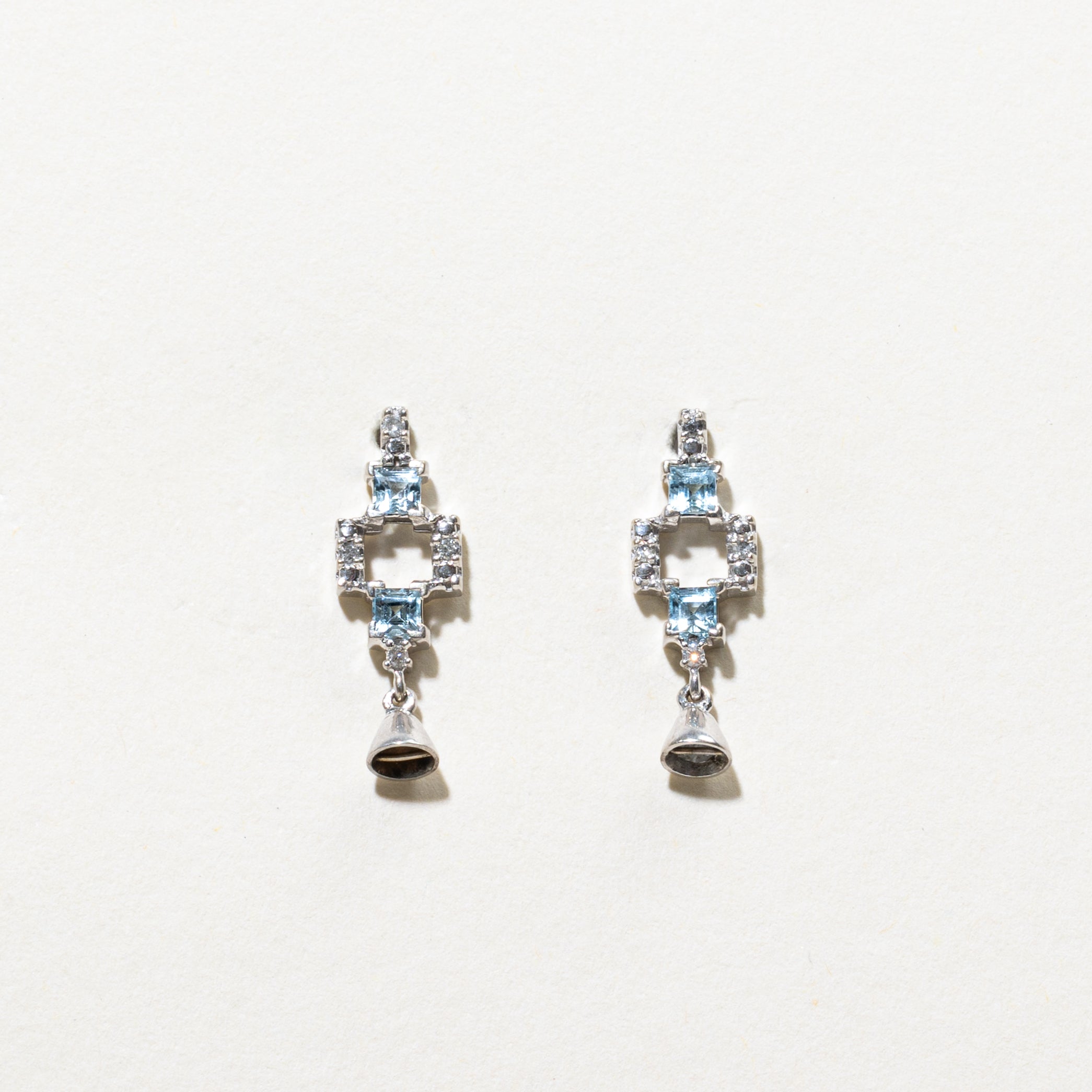 Boucles d'oreilles pendantes en topaze bleue et diamants | 0,40 ct, 0,04 ct
