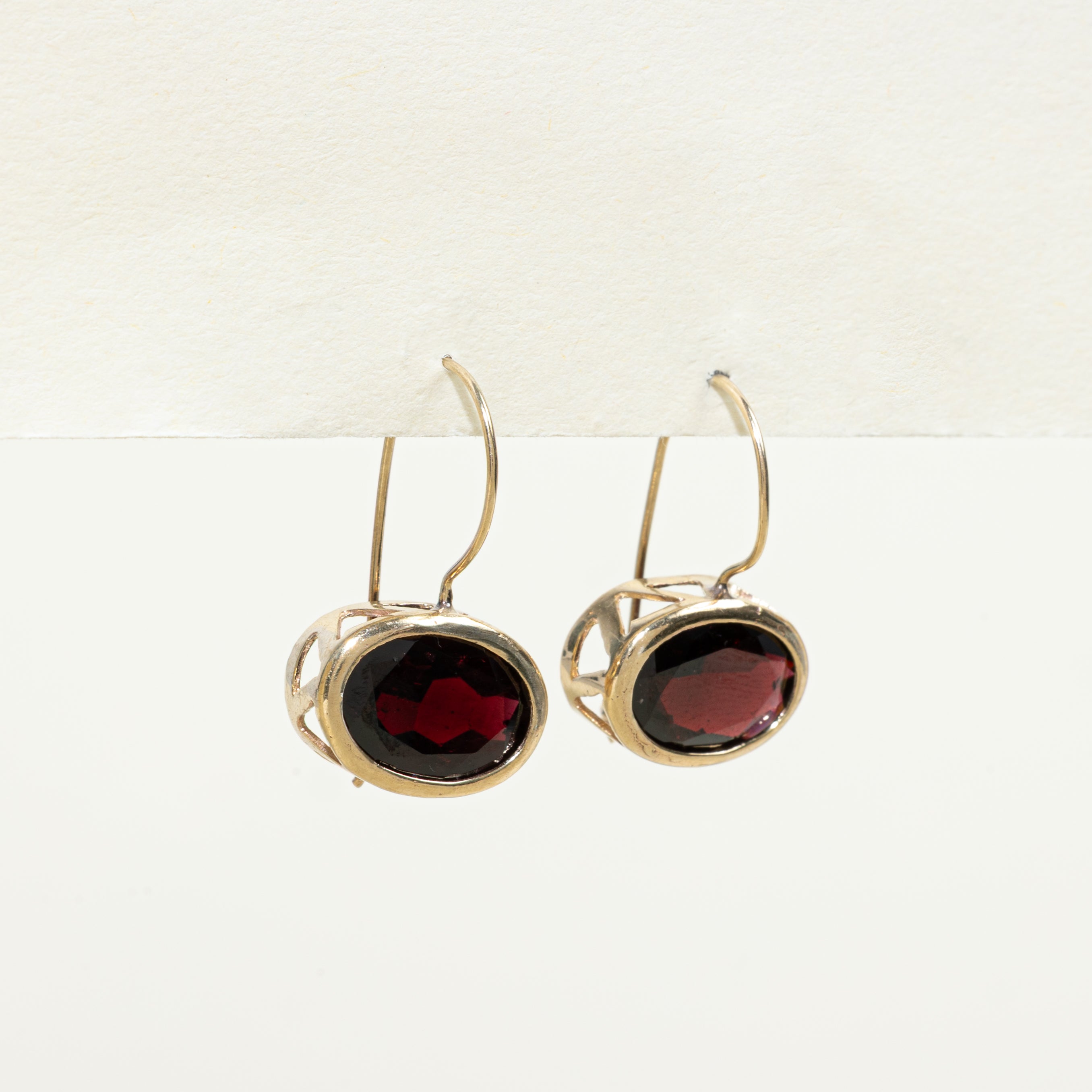 Boucles d'oreilles pendantes en grenat serti clos | 10,00 ct