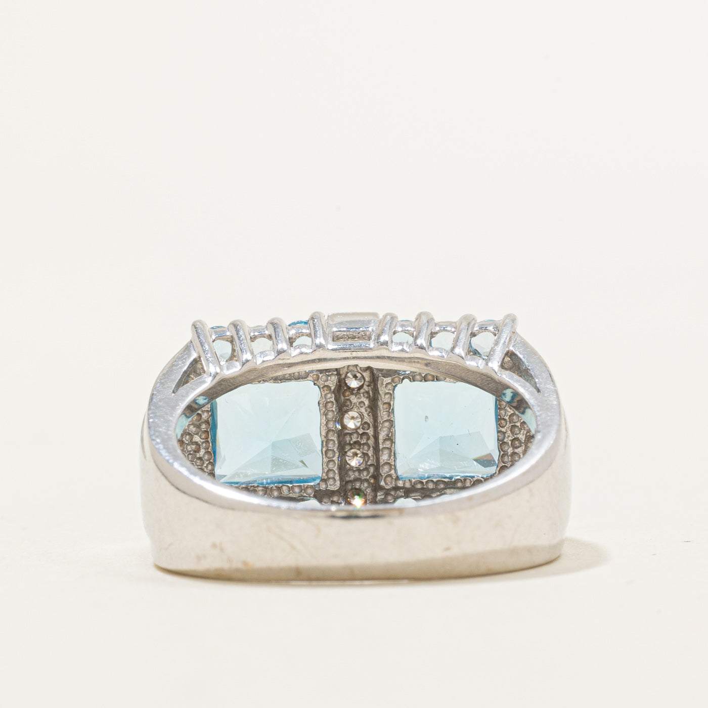 Bague cocktail ornée de topazes bleues et de diamants | 3,0 ct, 0,05 ct | Taille 7