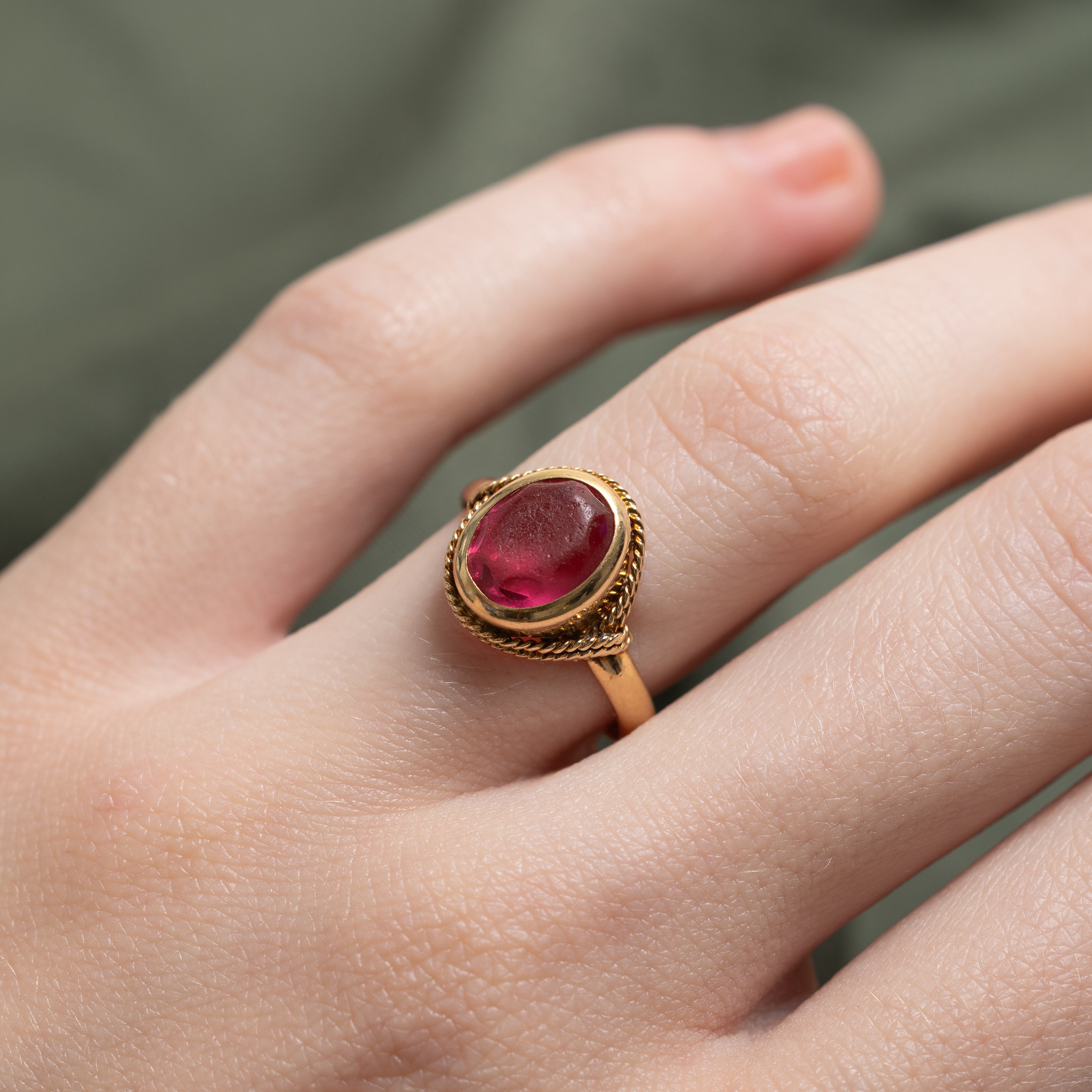 18k Bezel Set Pink Glass Rope Textured Ring | 3.15ct | SZ 5.5