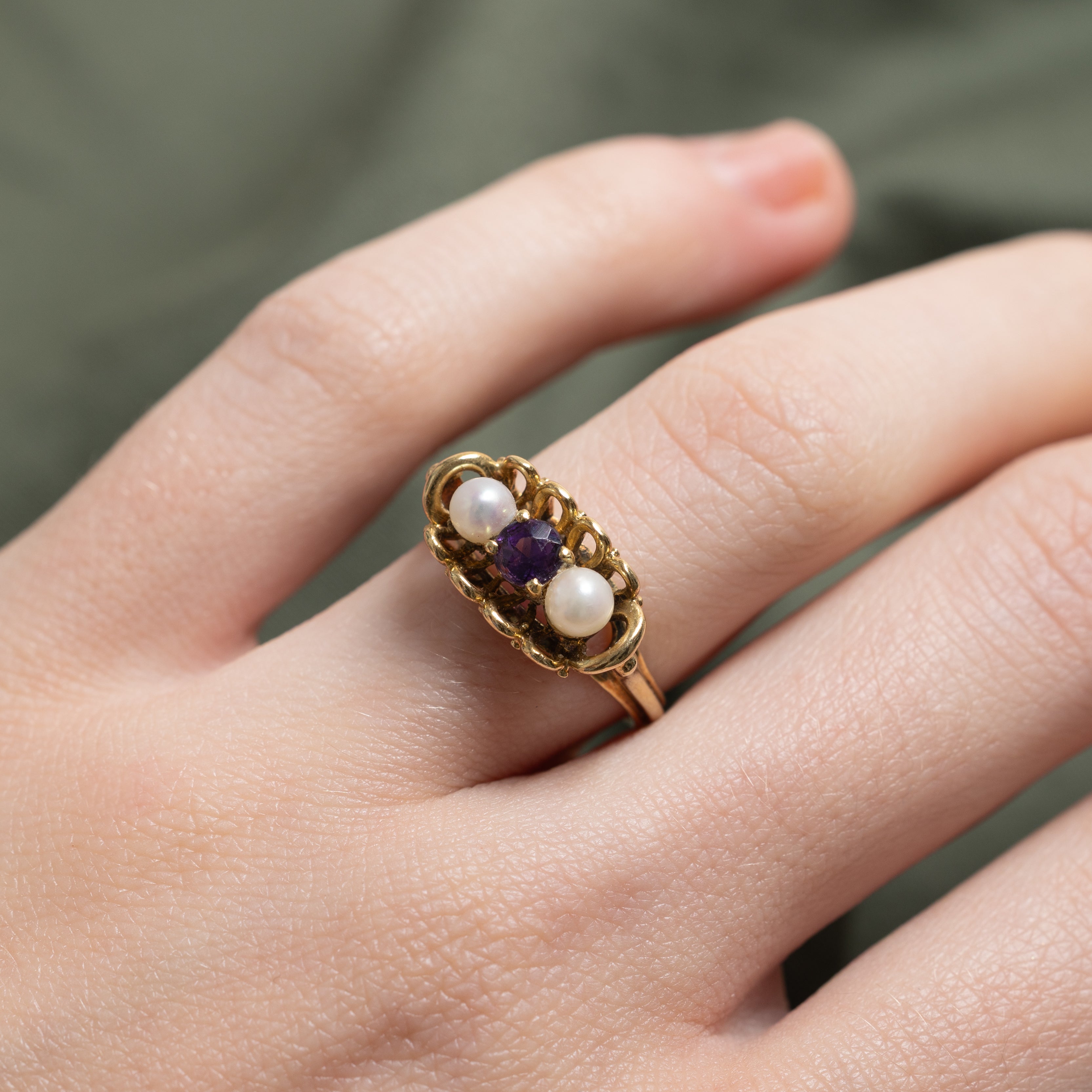 Three Stone Amethyst & Pearl Openwork Ring | 0.46ct | SZ 5