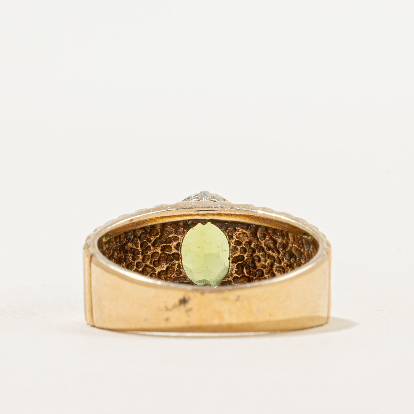 Peridot & Diamond Grooved Ring | 1.26ct, 0.02ctw | SZ 6.25