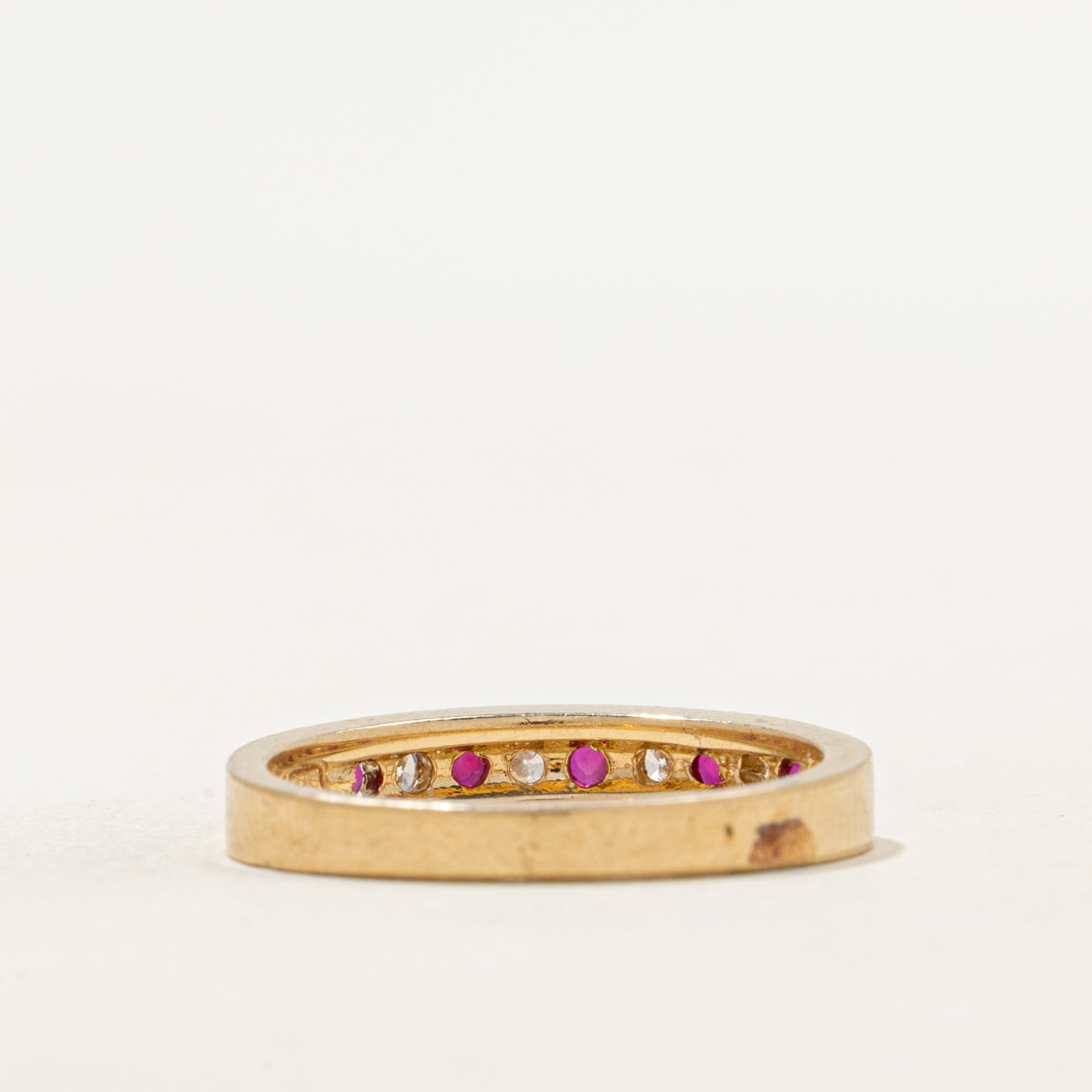 Alliance demi-éternité en rubis synthétique et diamants naturels | 0,55 ct au total, 0,22 ct au total | Taille 7,25