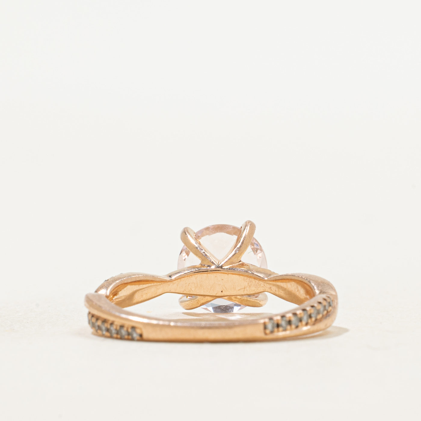 Bague torsadée en or rose, morganite et diamants | 0,81 ct, 0,06 ct au total | Taille 5