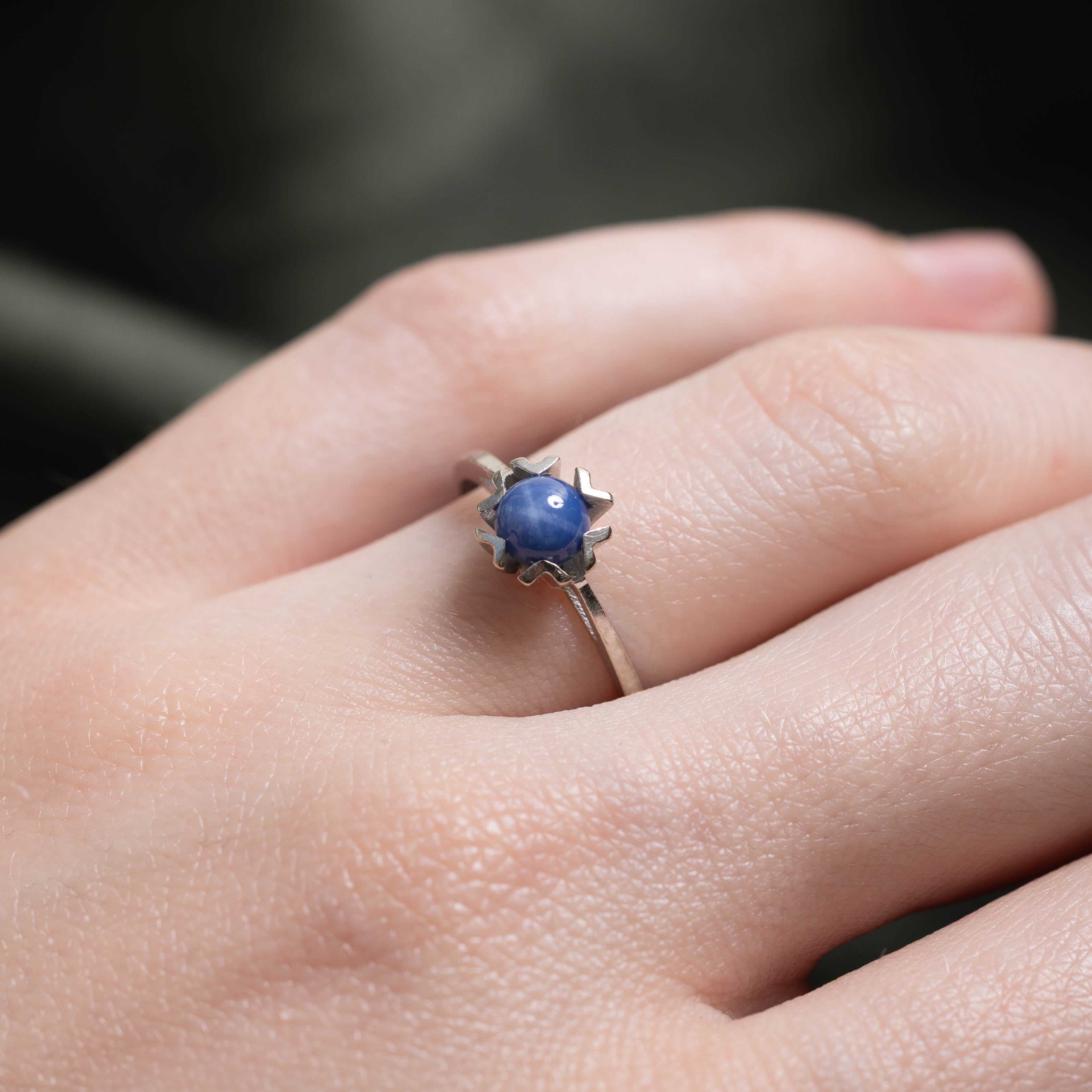 10k Synthetic Star Sapphire Ring | 1.08ct | SZ 5.5