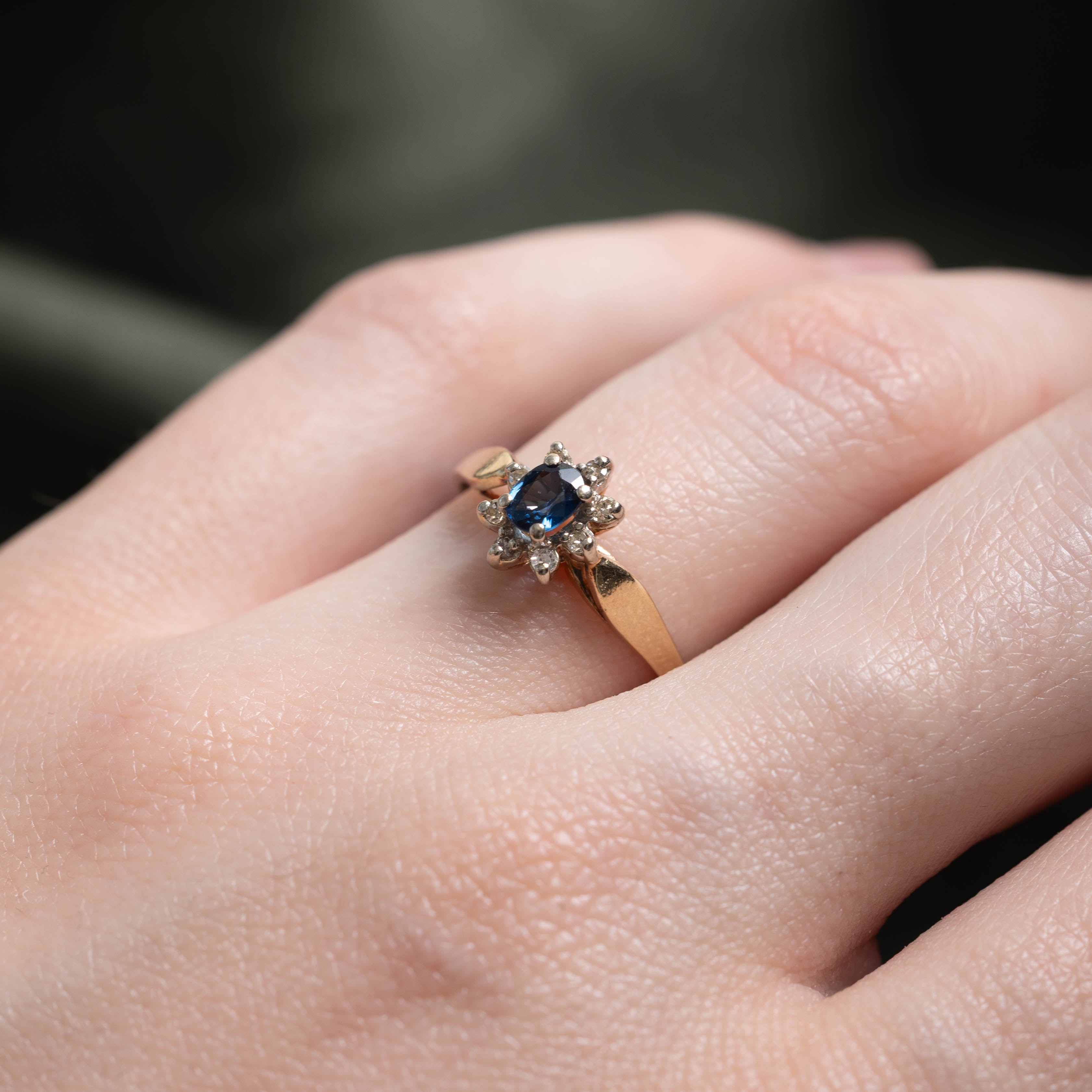 10k Sapphire & Diamond Petal Ring | 0.28ct, 0.08ctw | SZ 5.75