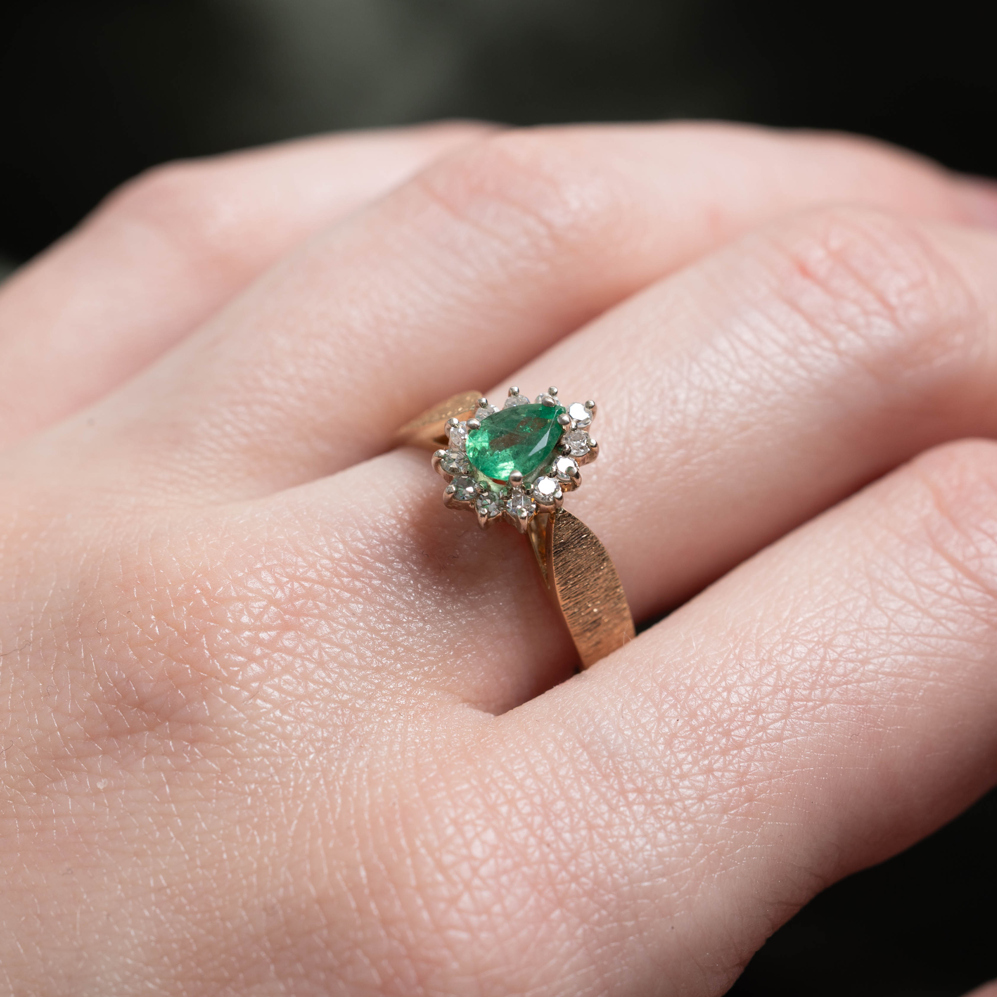 14k Emerald & Diamond Petal Reverse Tapered Ring | 0.35ct, 0.24ctw | SZ 7.5