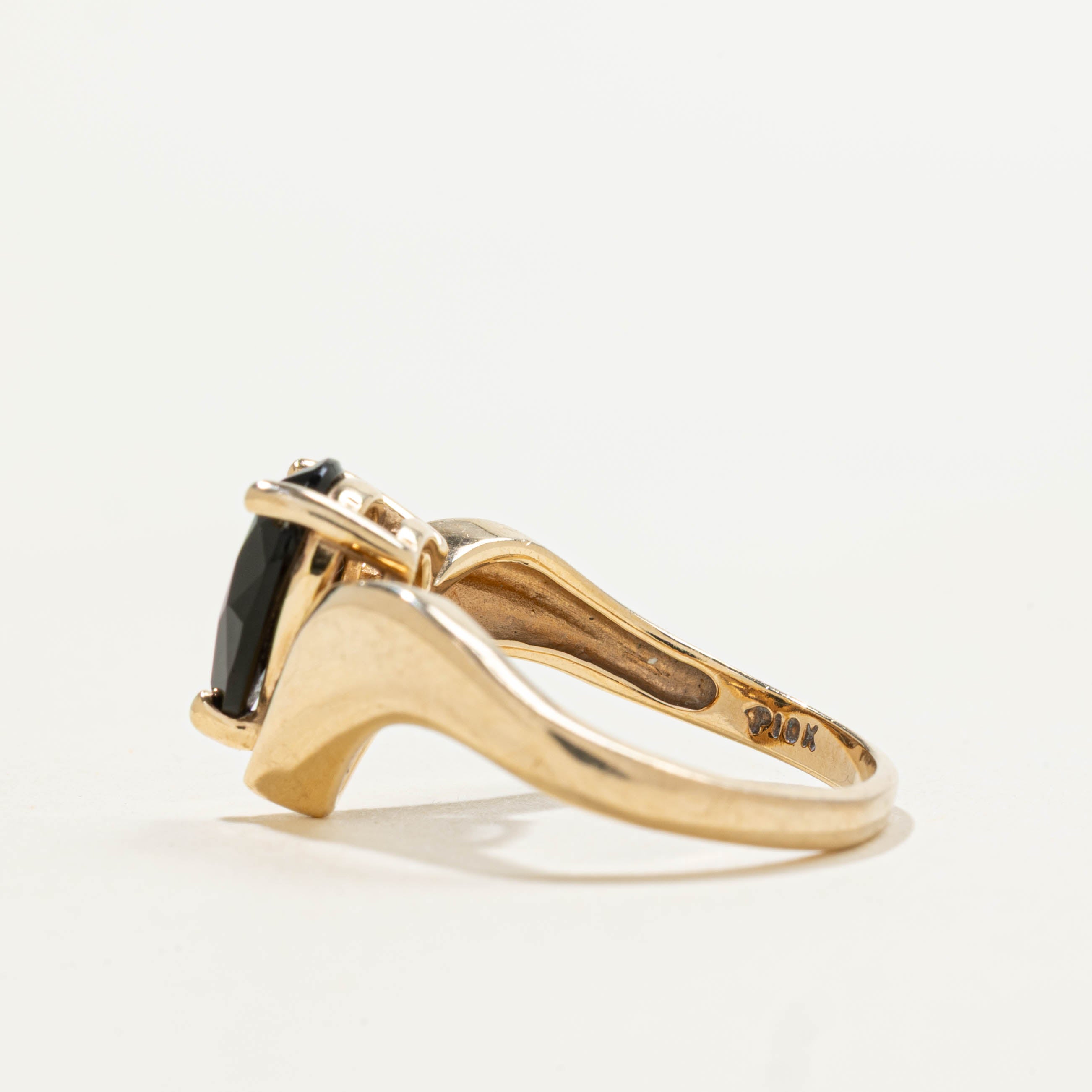 10k Pear Cut Onyx Chevron Ring | 1.00ct | SZ 5