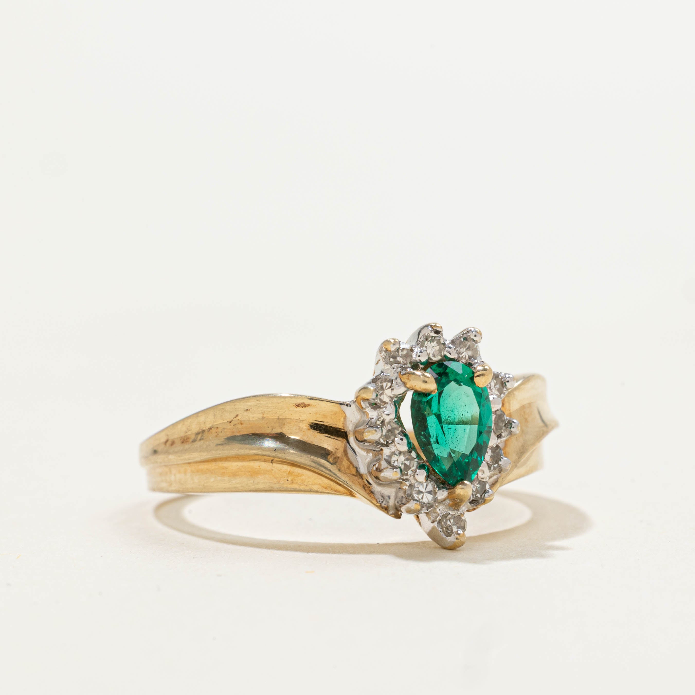 10k Synthetic Emerald & Diamond Halo Grooved Ring | 0.30ct, 0.12ctw | SZ 6.5