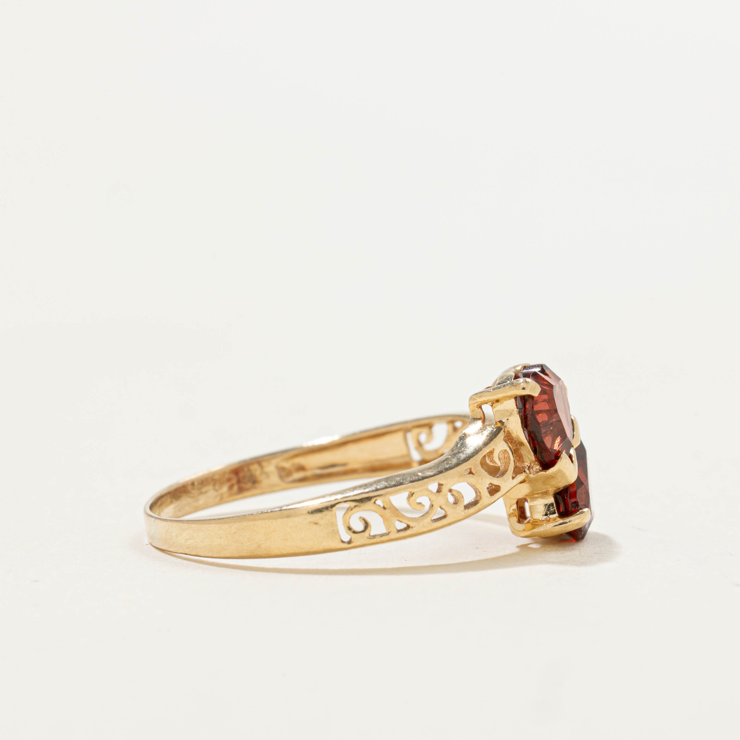 14k Toi et Moi Heart Cut Garnet Ring | 1.00ctw | SZ 6.25