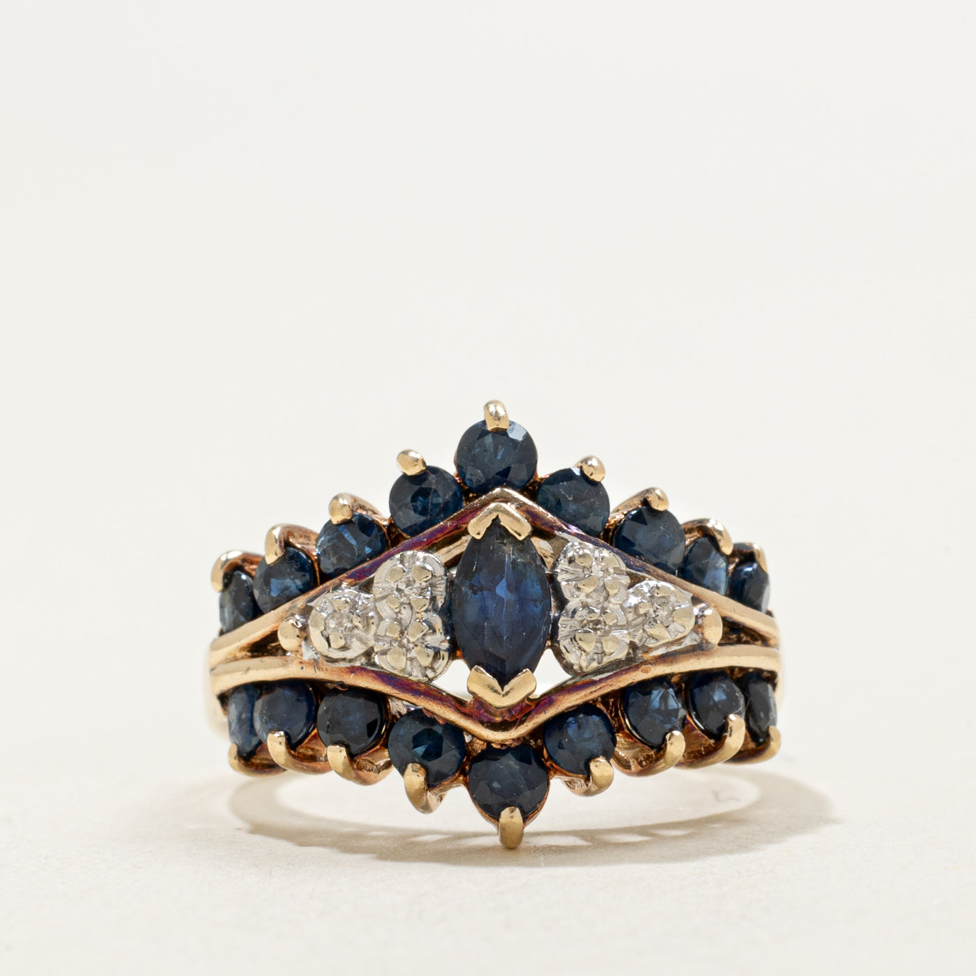 Bague cocktail conique en or 10 carats, saphir taille marquise et diamants | 1,00 ct, 0,02 ct | Taille 5,5