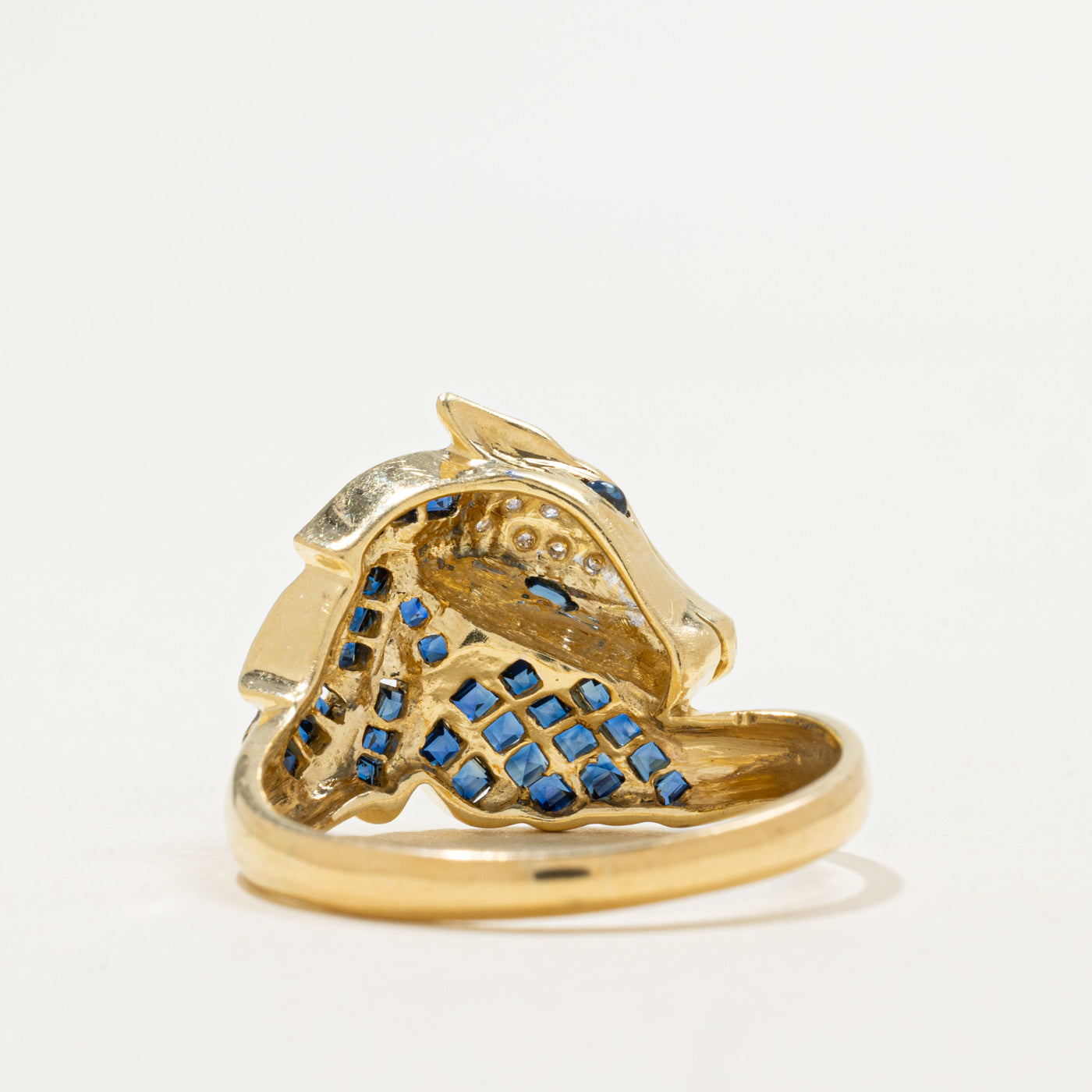 Bague cocktail cheval en or 18 carats, saphirs et diamants | 1,20 ct au total, 0,07 ct au total | Taille 11,5