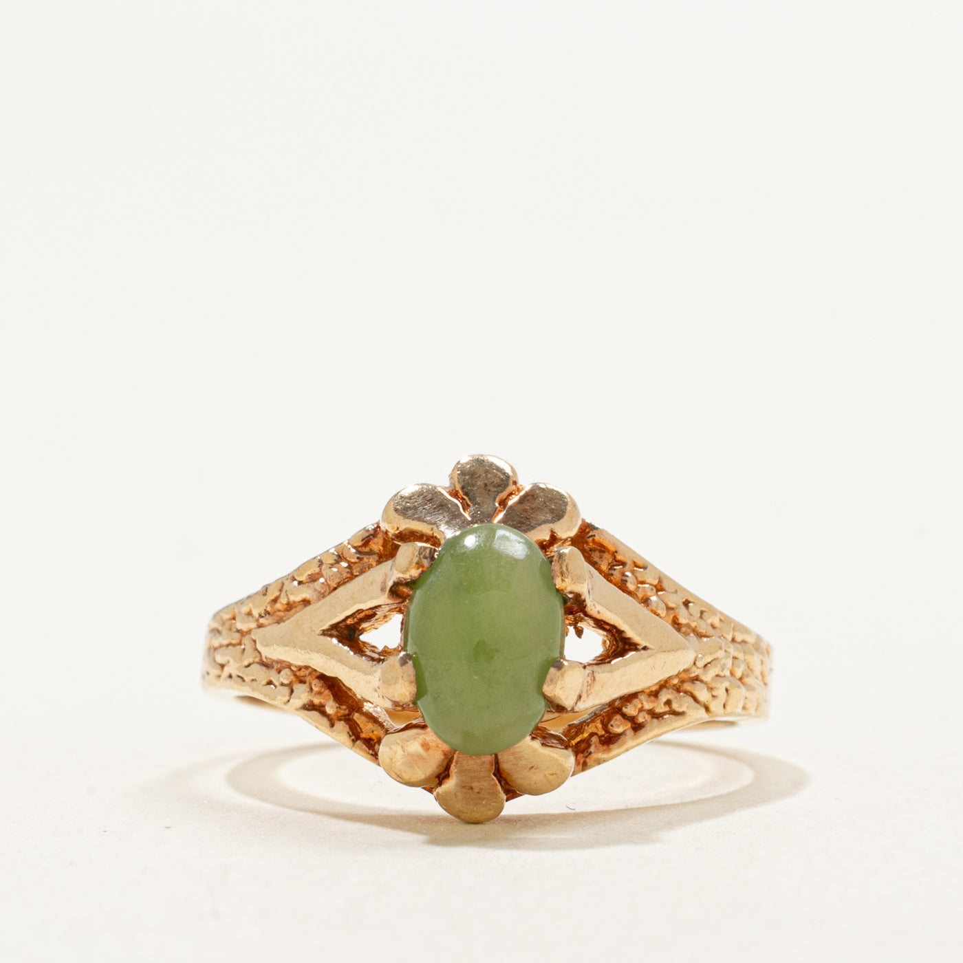 Bague texturée en jade néphrite cabochon 10K | 0,70 ct | Taille 5,5