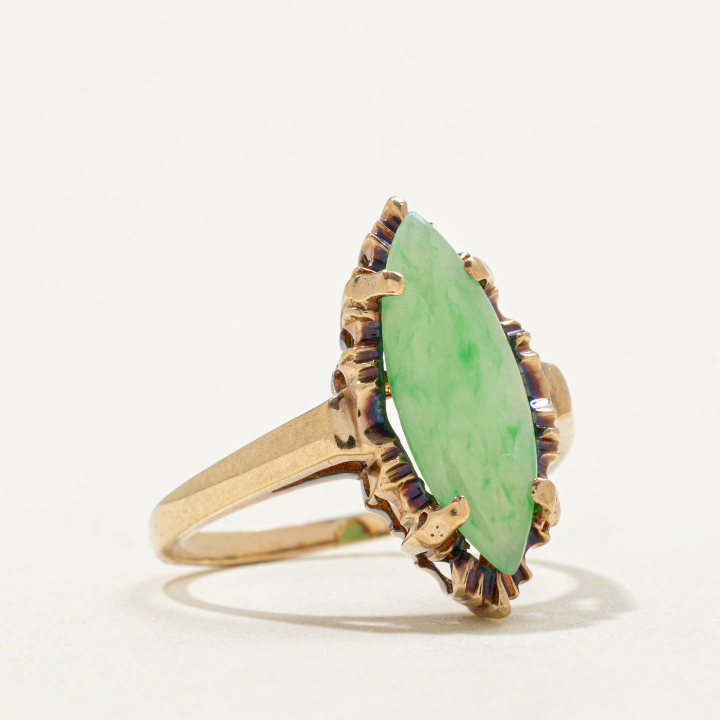 Bague navette texturée en jade cabochon 10K | 2,00 ct | Taille 5,5