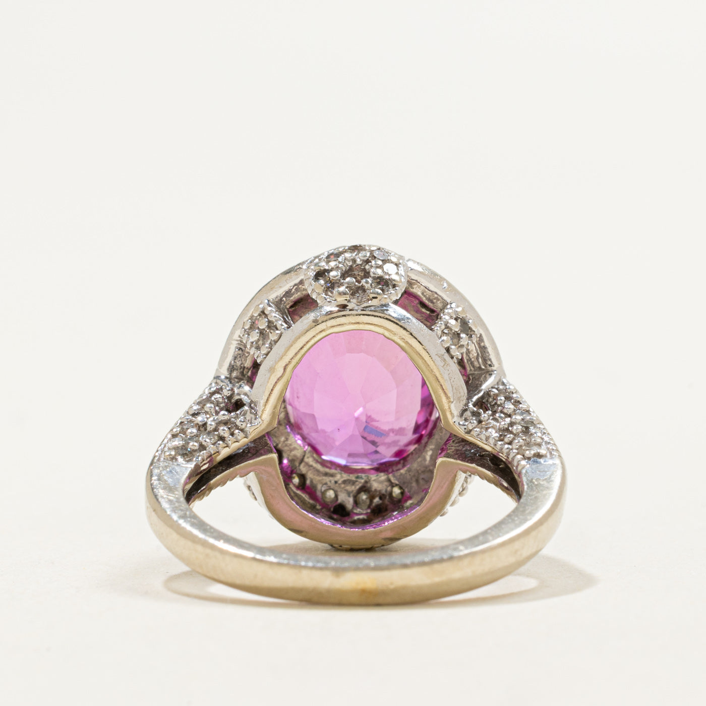 Bague halo en or 14 carats avec saphir synthétique et diamants | 5,00 ct, 0,58 ct au total | Taille 3,0
