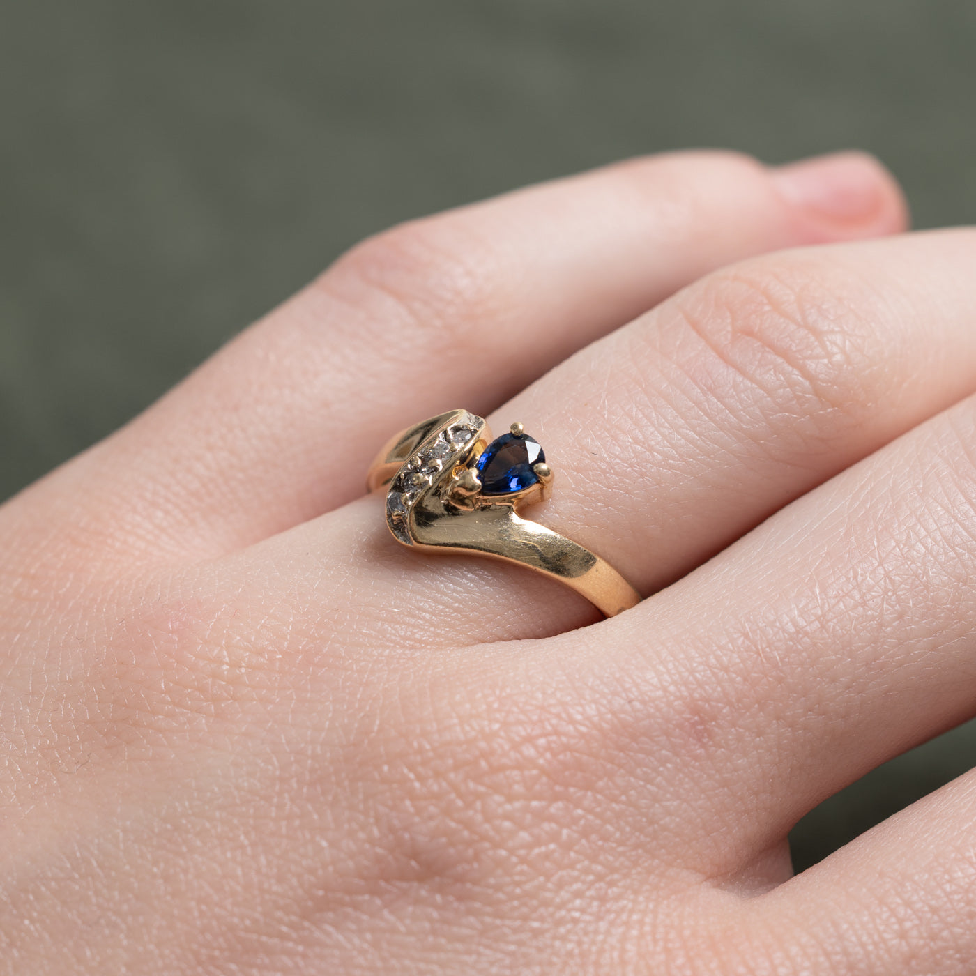 14K Pear Cut Sapphire & Diamond Abstract Ring | 0.28ct, 0.05ctw | SZ 7.0