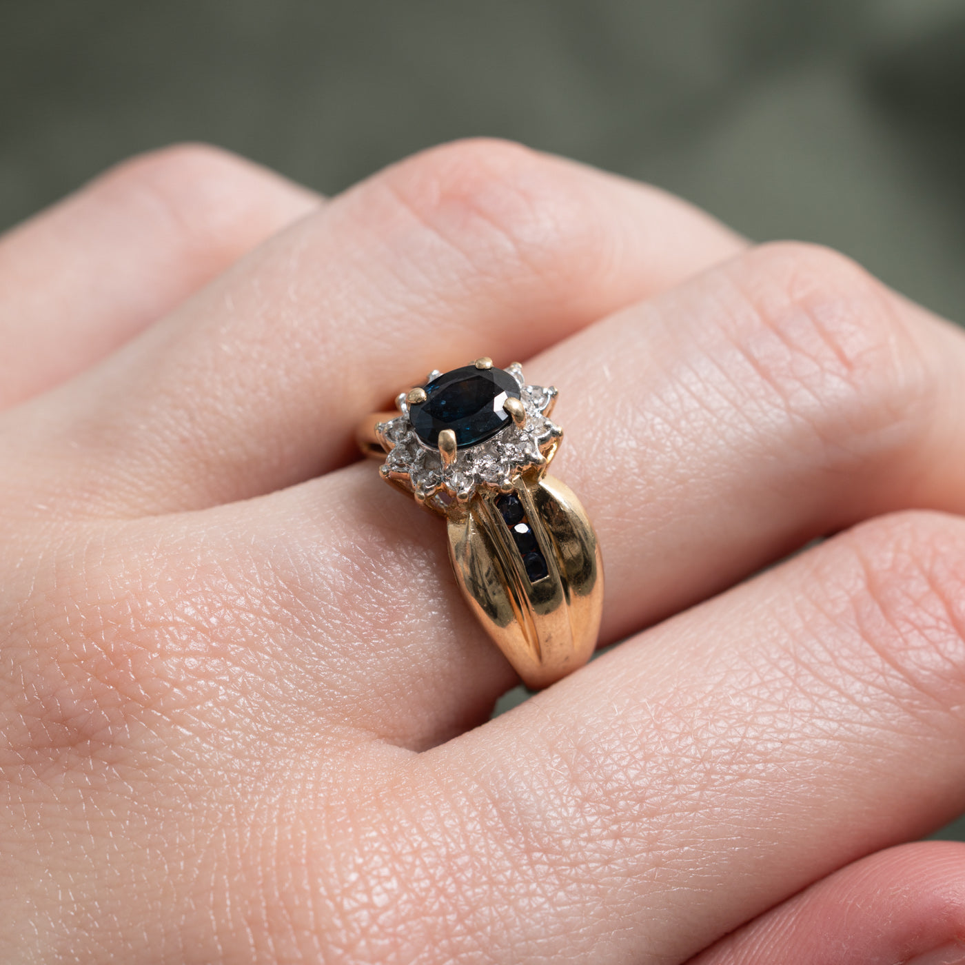 Sapphire & Diamond Petal Halo Cocktail Ring | 0.86ct, 0.02ctw | SZ 6.0 |