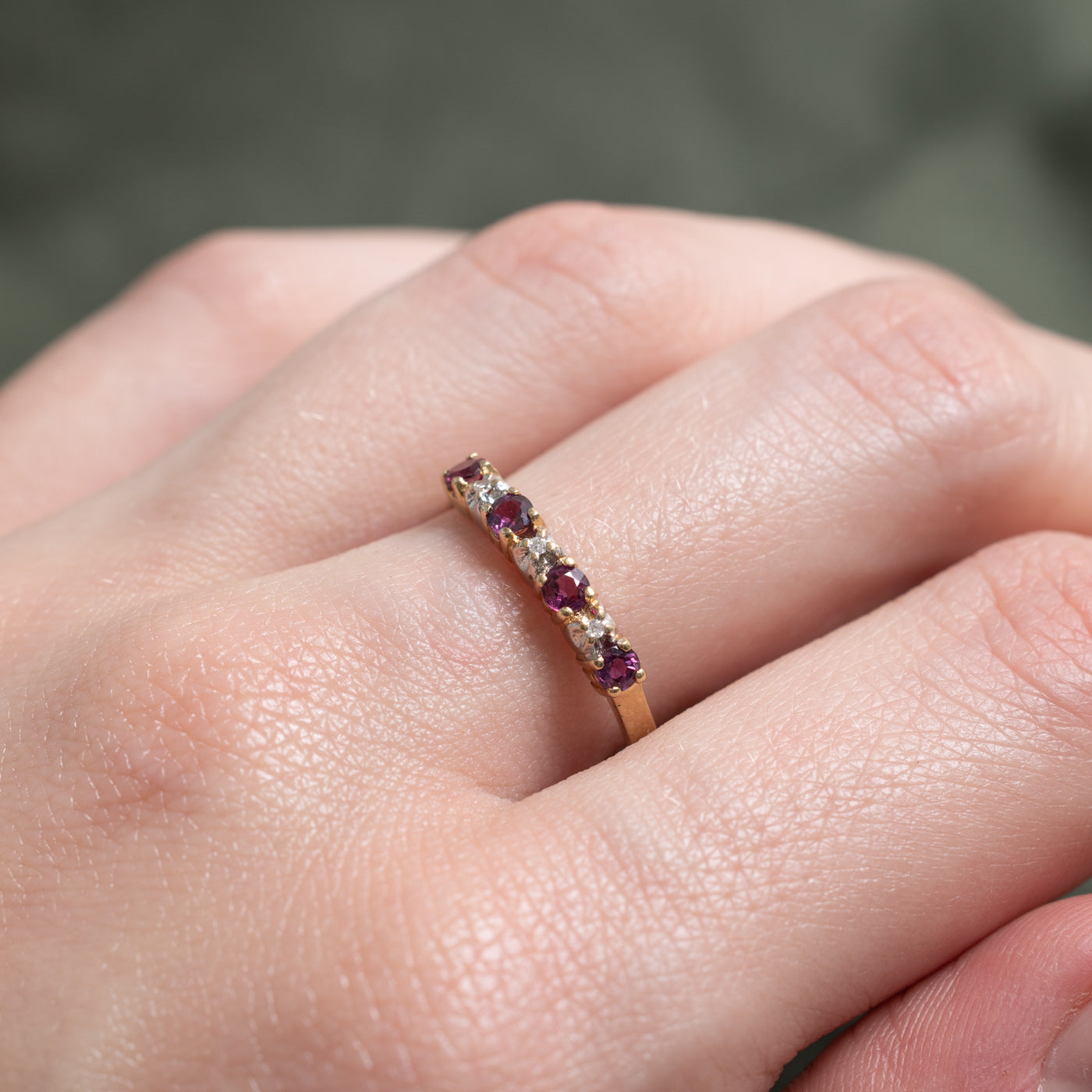 Bague quatre pierres rubis et diamants | 0,36 ct, 0,01 ct | Taille 8,0 |
