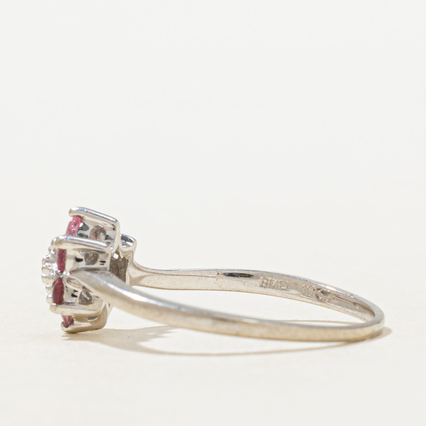 Bague pétale en tourmaline rose et diamants | 0,1 ct au total, 0,01 ct | Taille 5,75 |