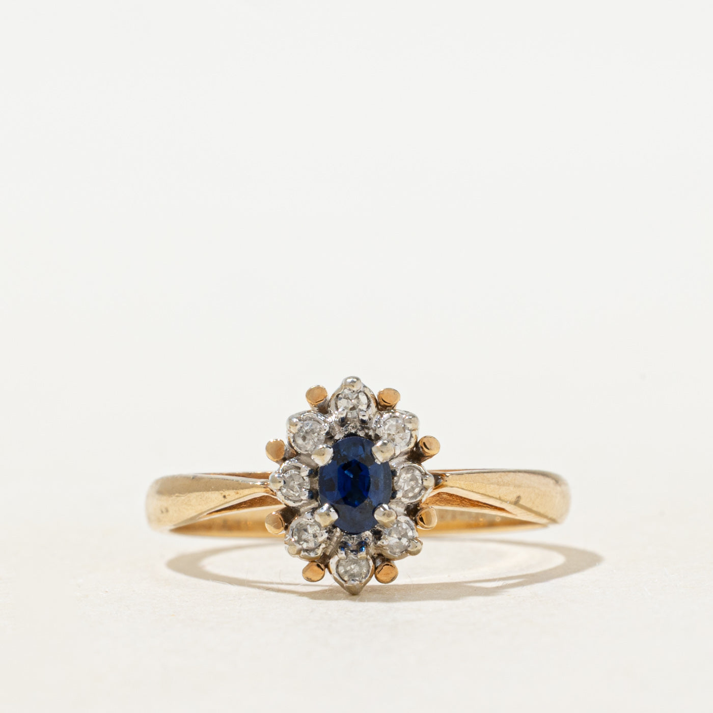 Oval Cut Sapphire & Diamond Halo Ring | SZ 6.0 |