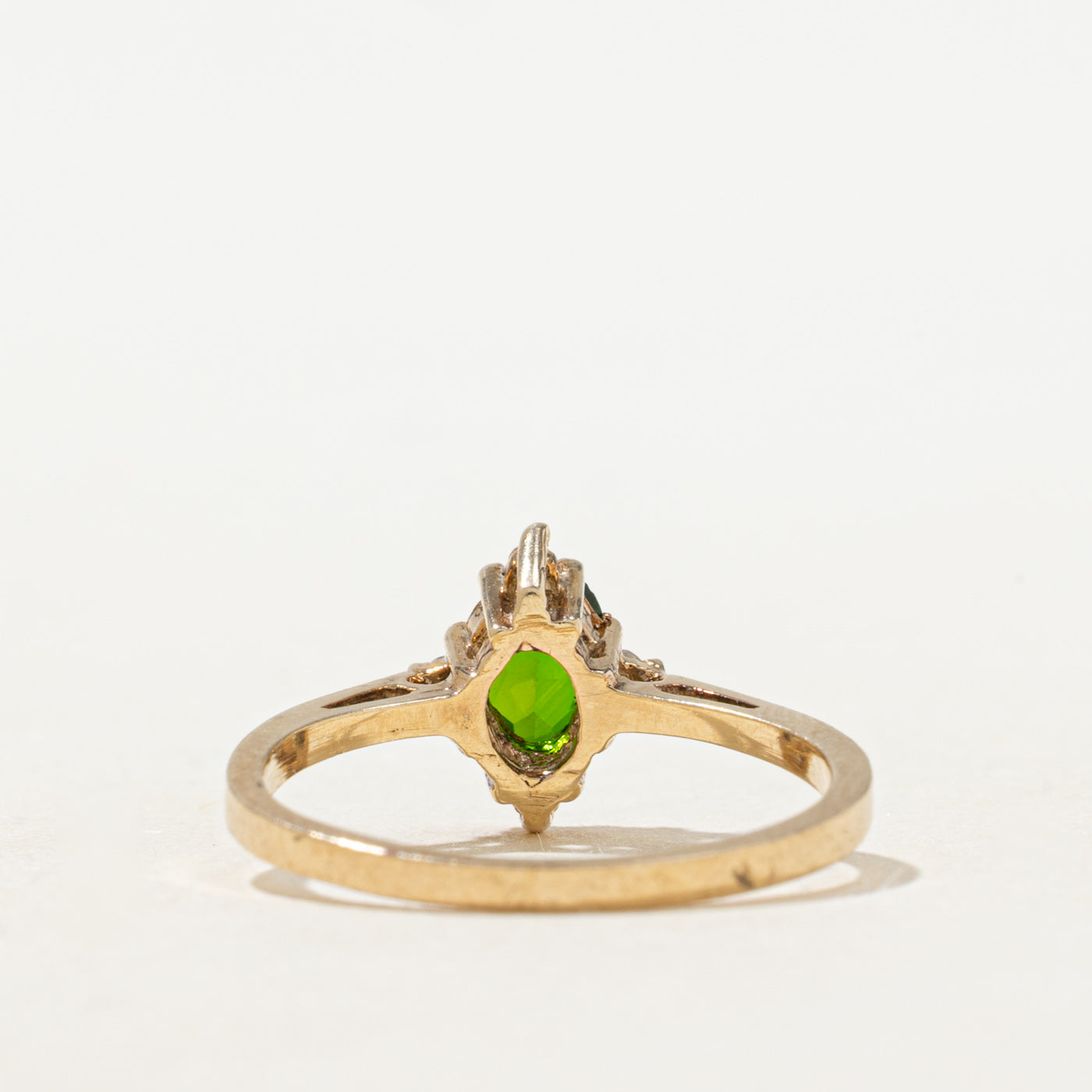 Bague en tourmaline ovale et diamants | 0,3 ct, 0,02 ct au total | Taille 5,5 |