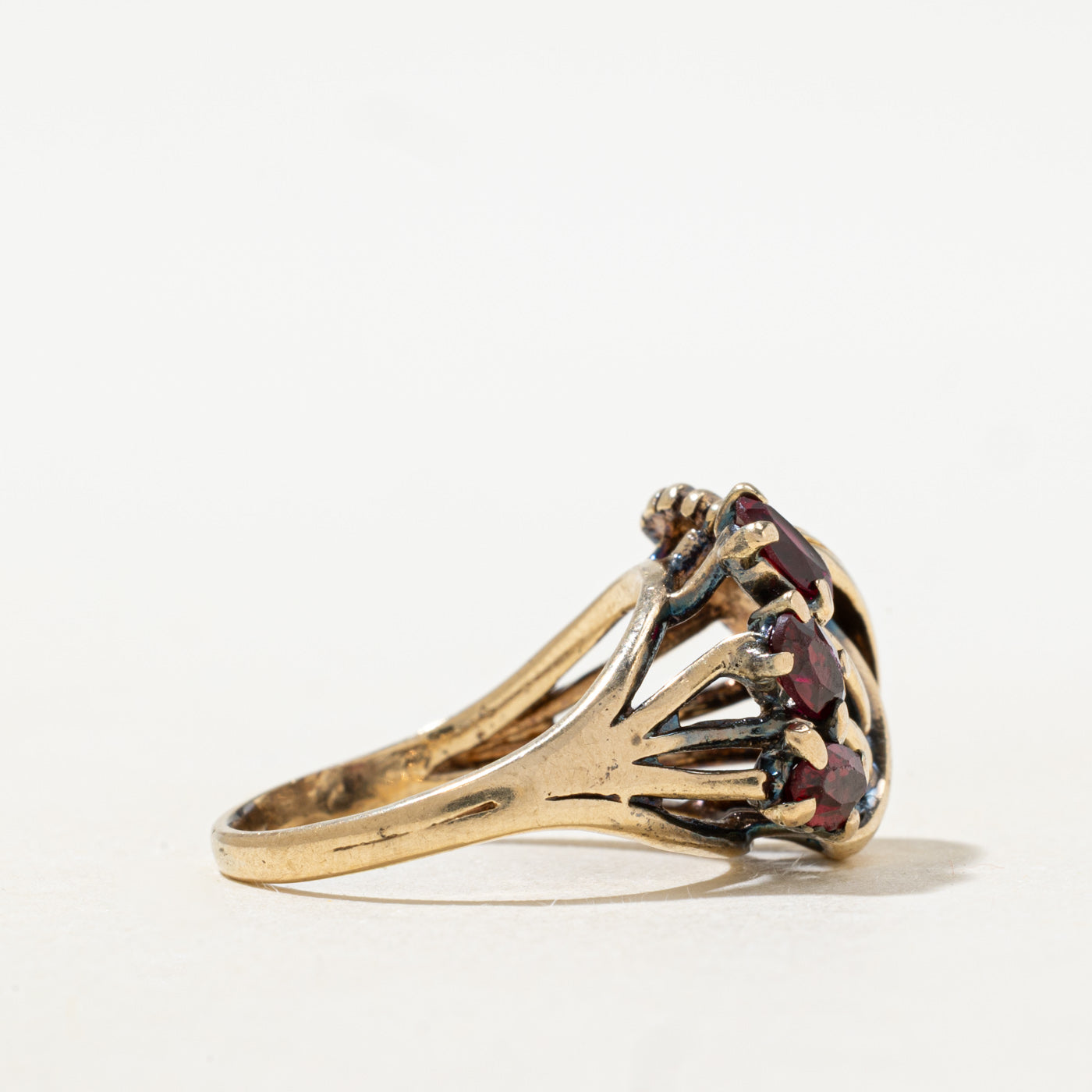 Synthetic Ruby Abstract Cocktail Ring | SZ 5.5 |