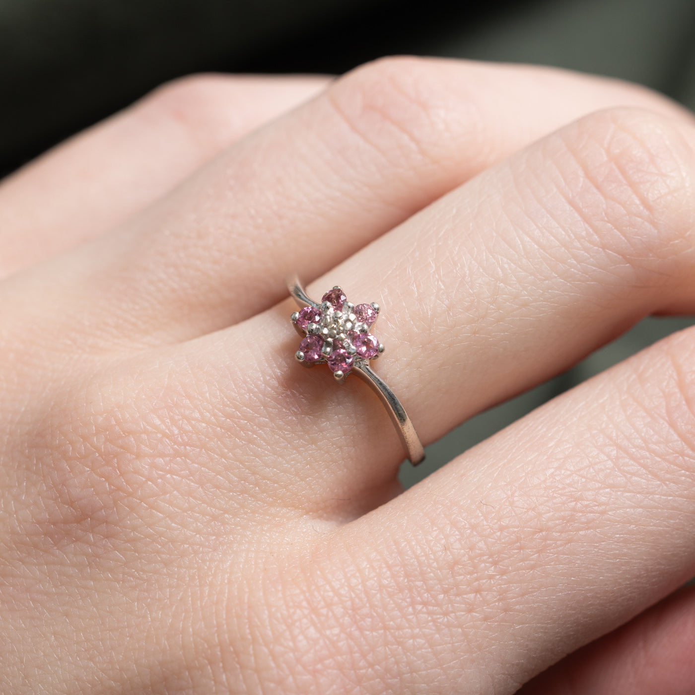Bague pétale en tourmaline rose et diamants | 0,1 ct au total, 0,01 ct | Taille 5,75 |