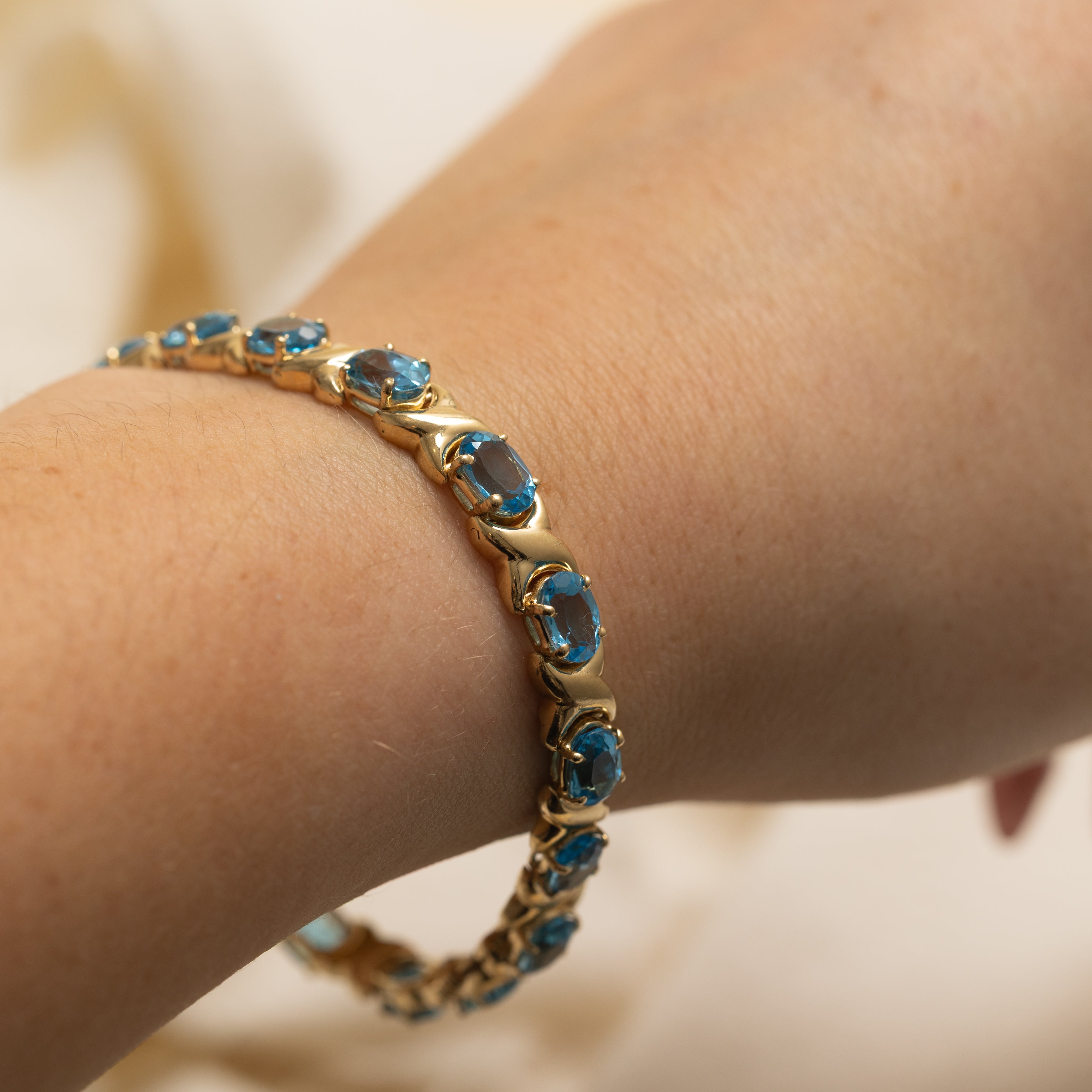 Oval Cut Blue Topaz Gemstone Bracelet | 12.0ctw | 7" |