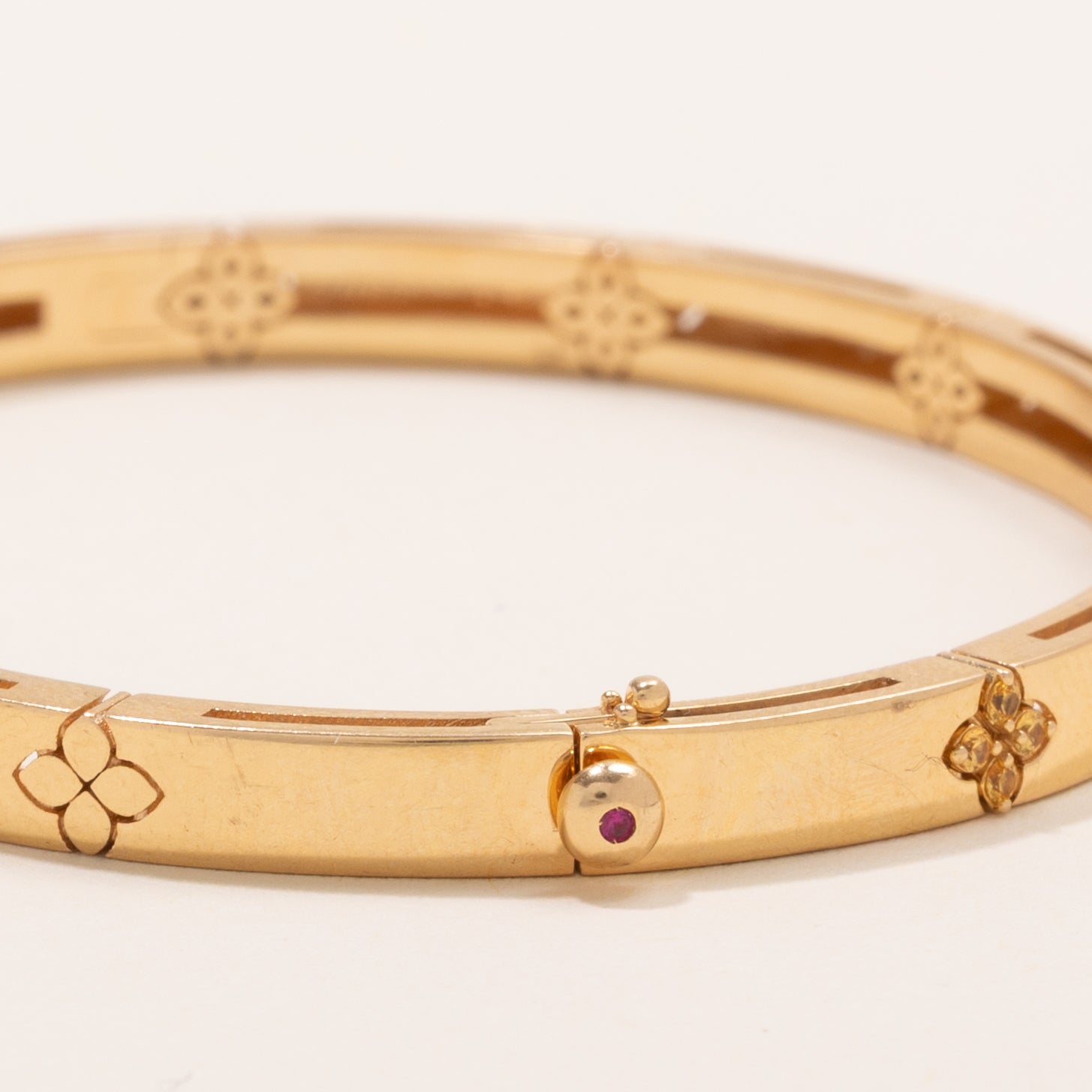 'Roberto Coin' Love In Verona Rainbow Bangle | 0.15, 0.02ctw | 7.25" |