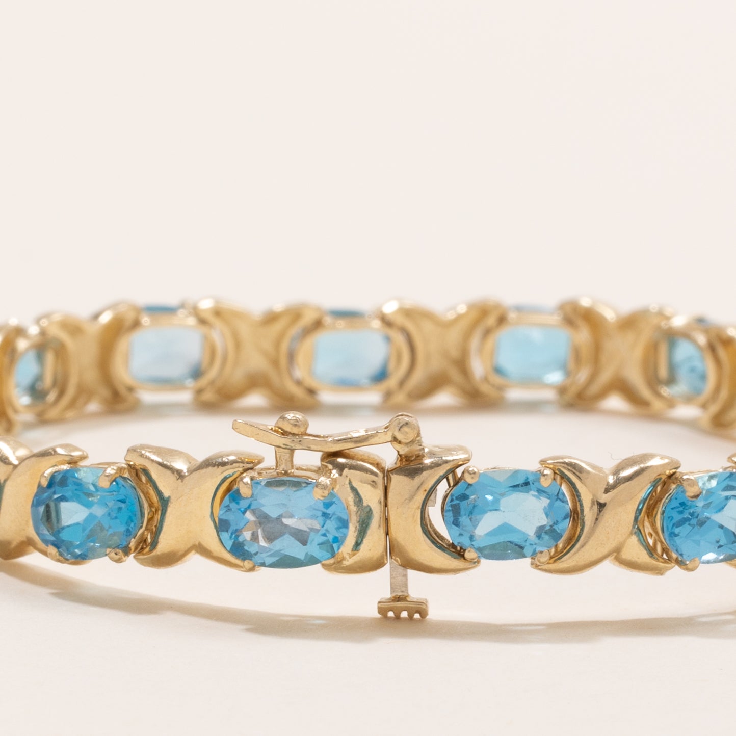 Bracelet en topaze bleue taille ovale | 12,0 ct | 17,8 cm |