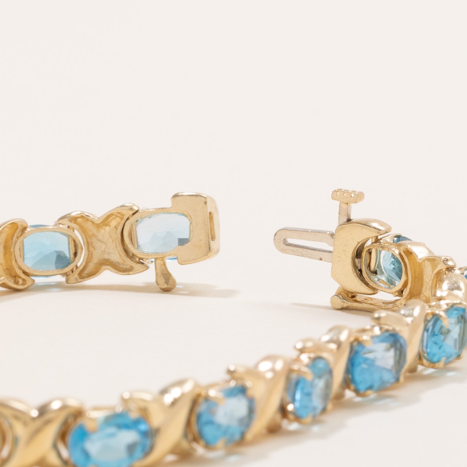 Bracelet en topaze bleue taille ovale | 12,0 ct | 17,8 cm |