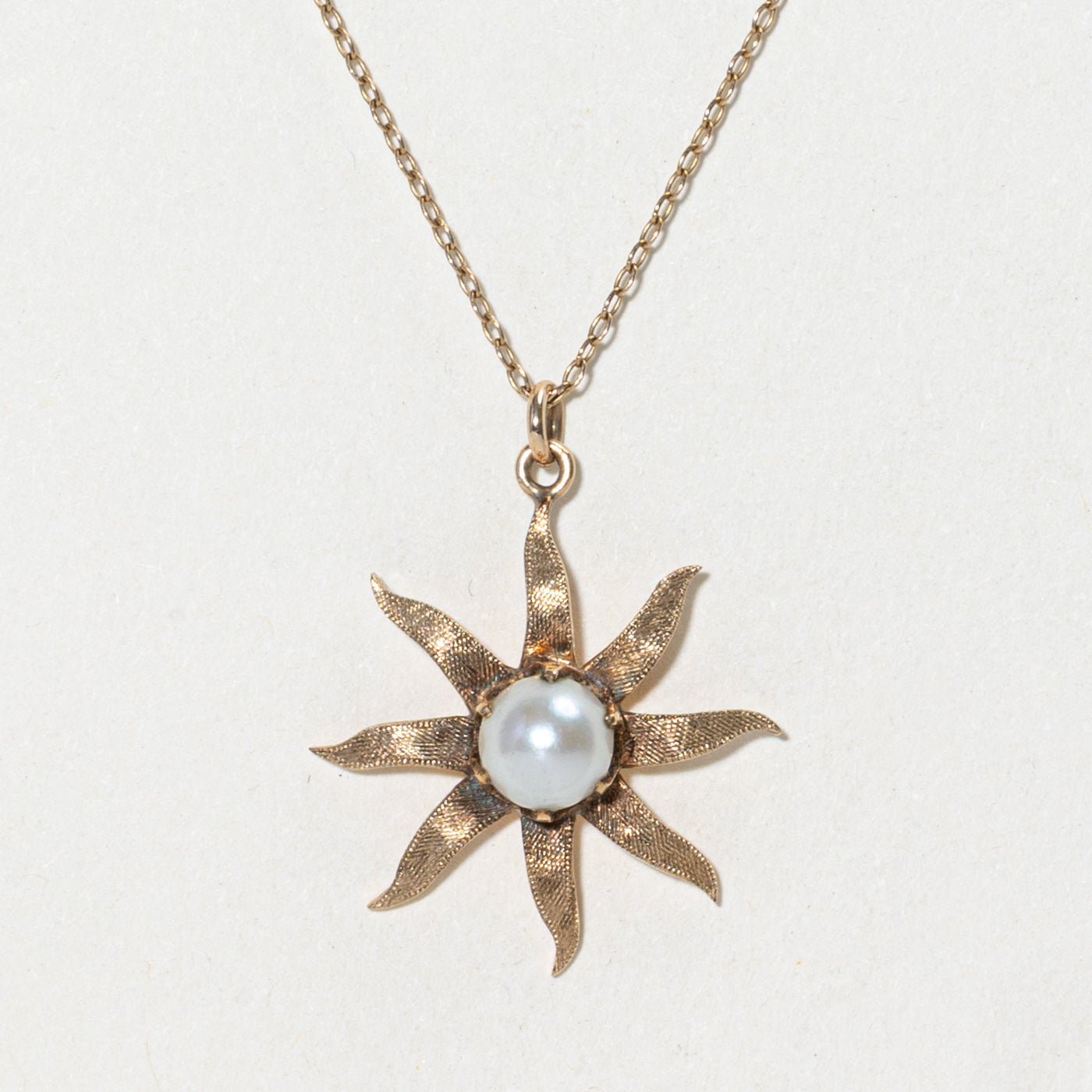 Cultured Pearl Flower Pendant Necklace | 18"