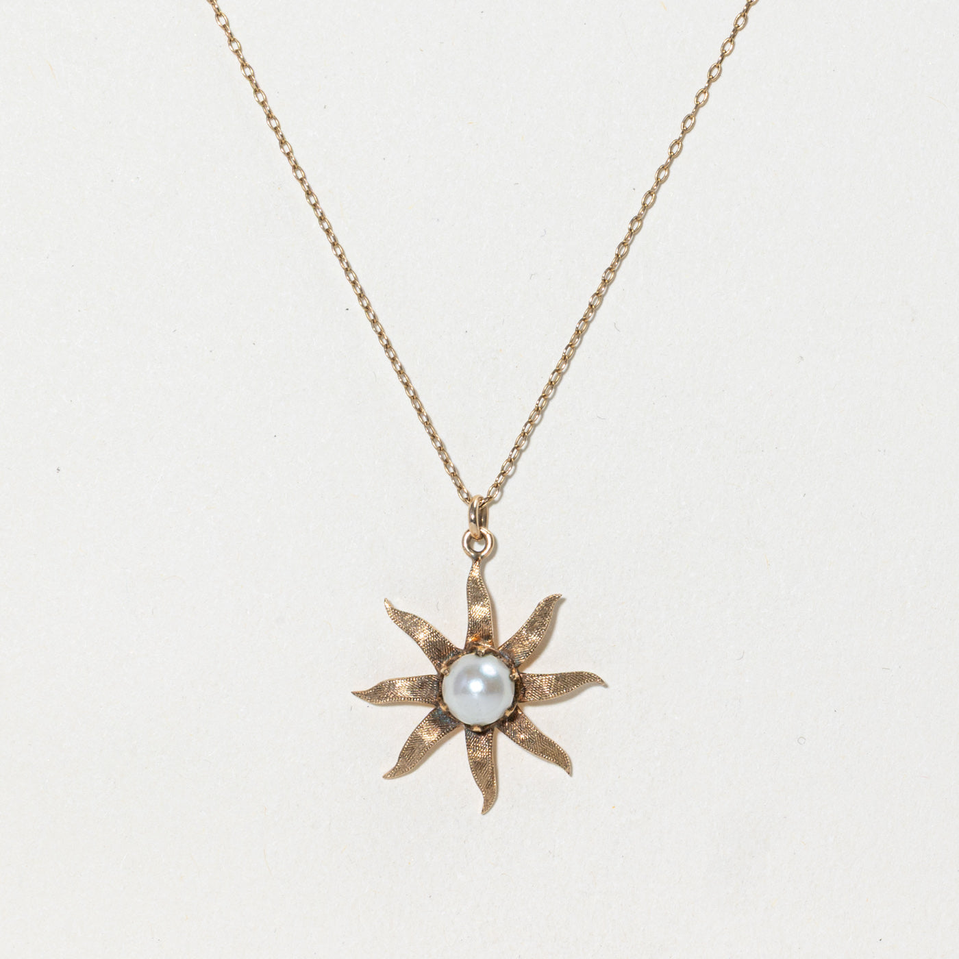 Cultured Pearl Flower Pendant Necklace | 18"