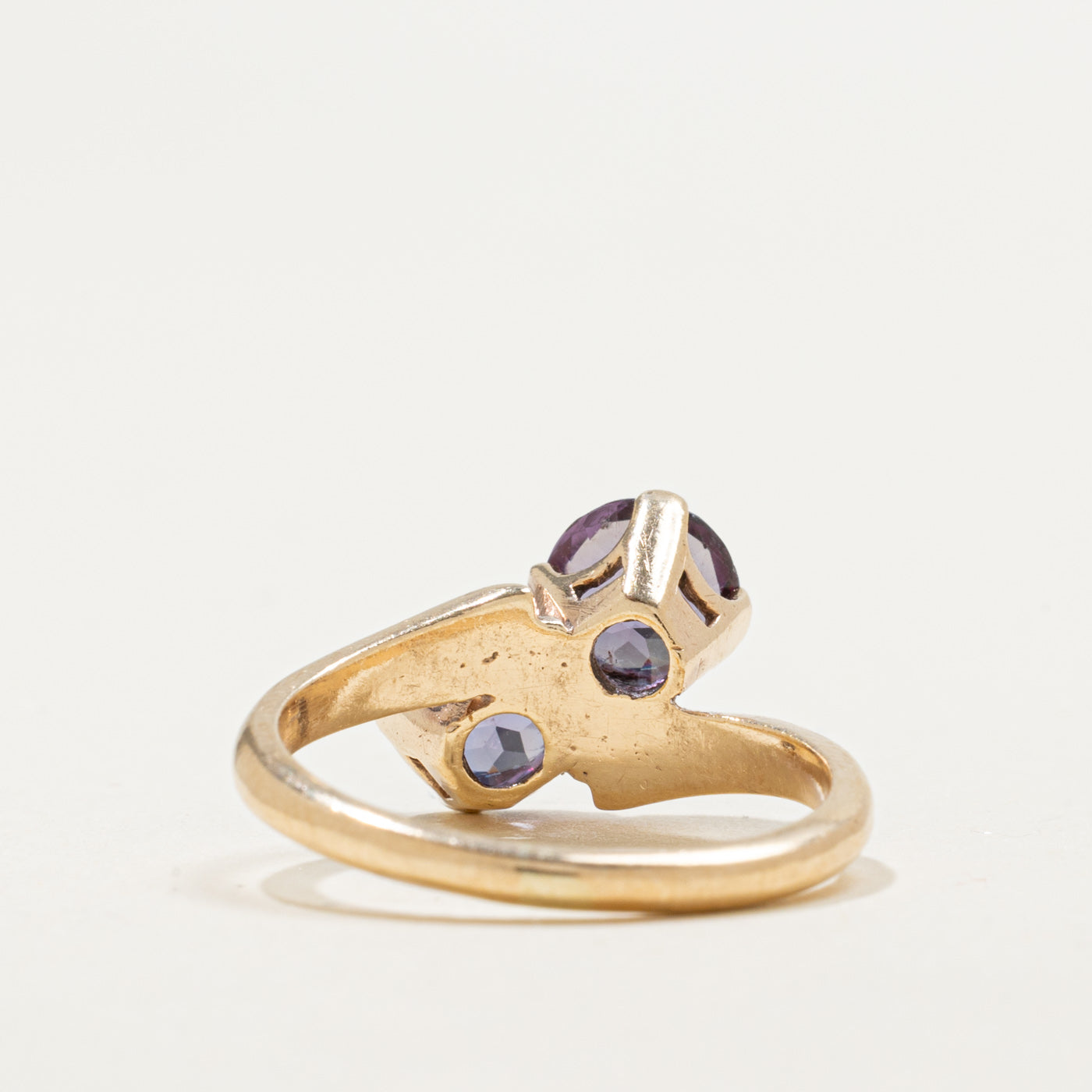 10K Toi et Moi Synthetic Colour Changing Sapphire Bypass Ring | 2.00ctw | SZ 5.5