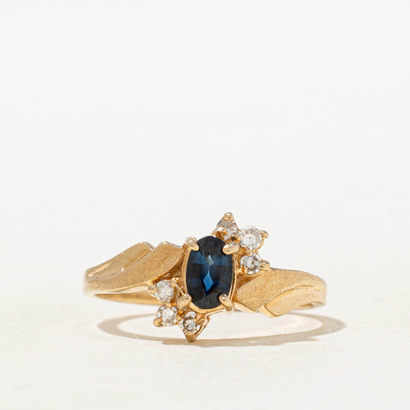 Sapphire & Diamond Petal Grooved Ring | SZ 4.75