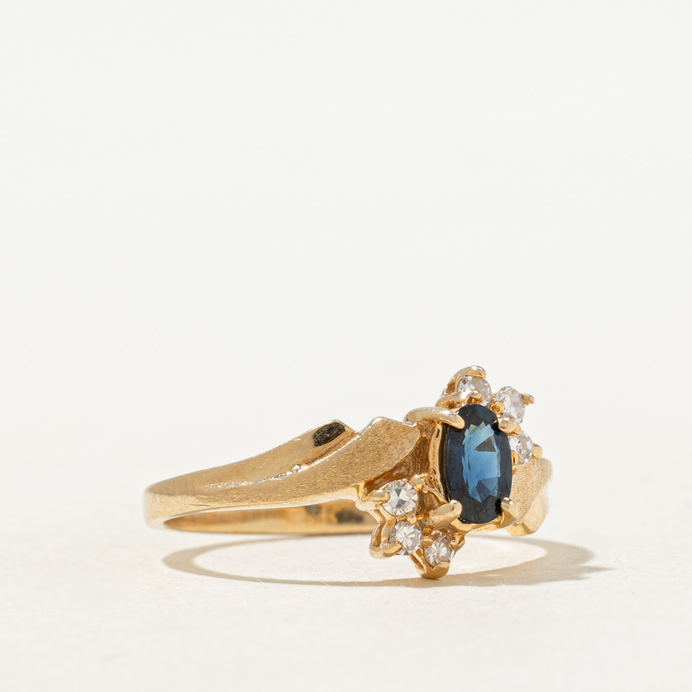 Sapphire & Diamond Petal Grooved Ring | SZ 4.75