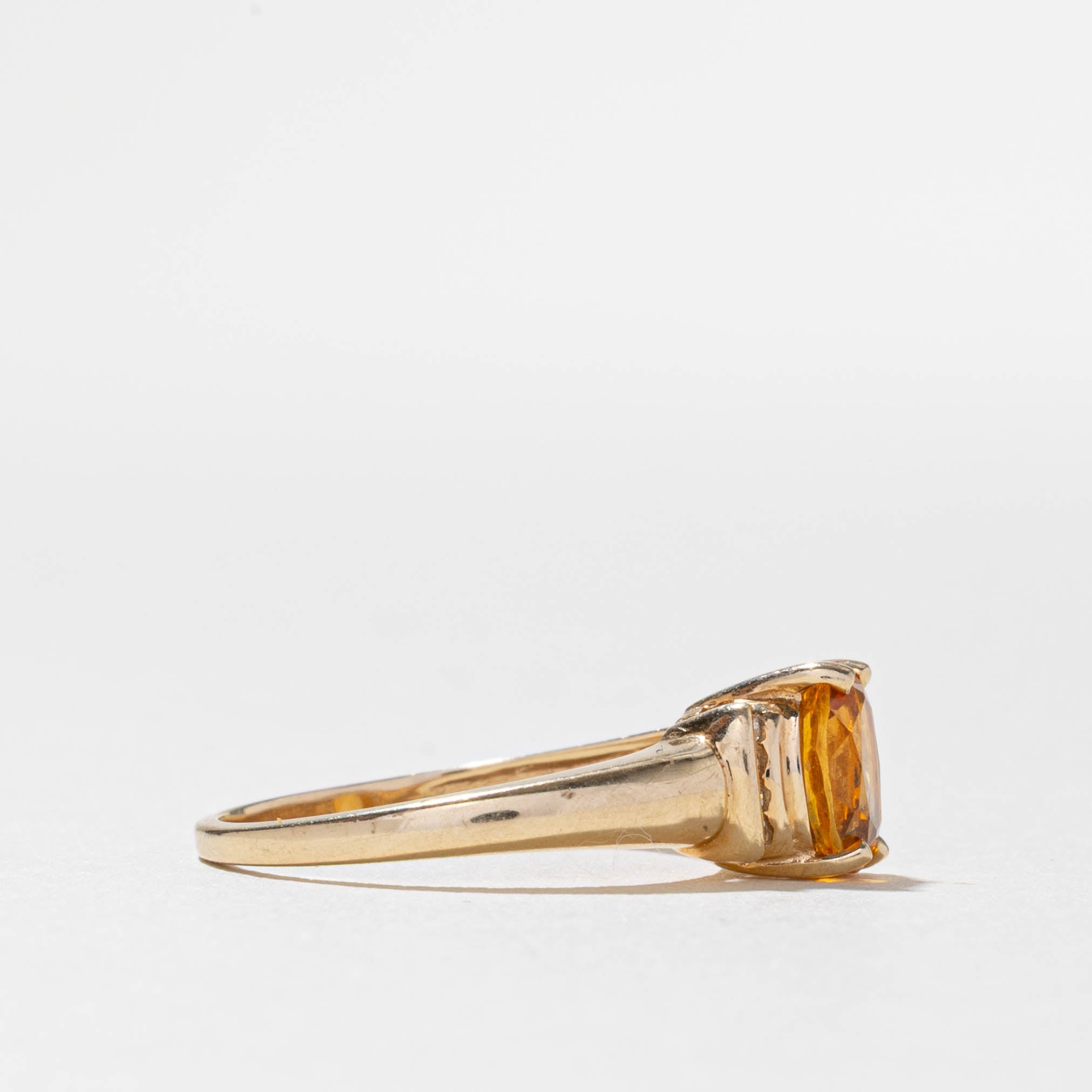 10k Oval Cut Citrine & Diamond Accented Ring | 1.00ct, 0.04ctw | SZ 8.25