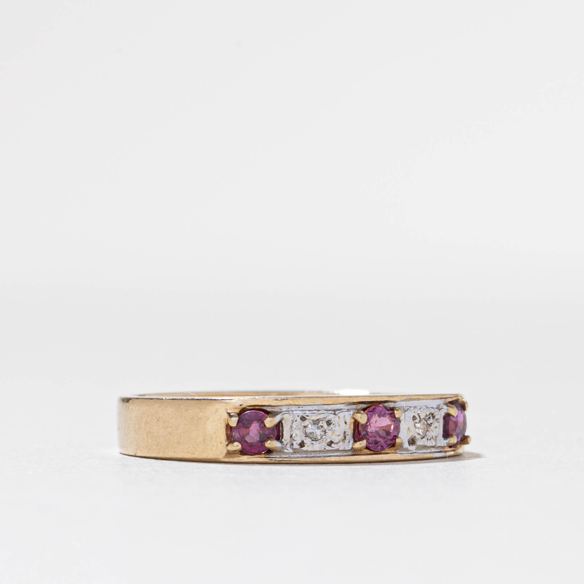 10k Five Stone Ruby & Diamond Band | 3.95mm | SZ 7.75