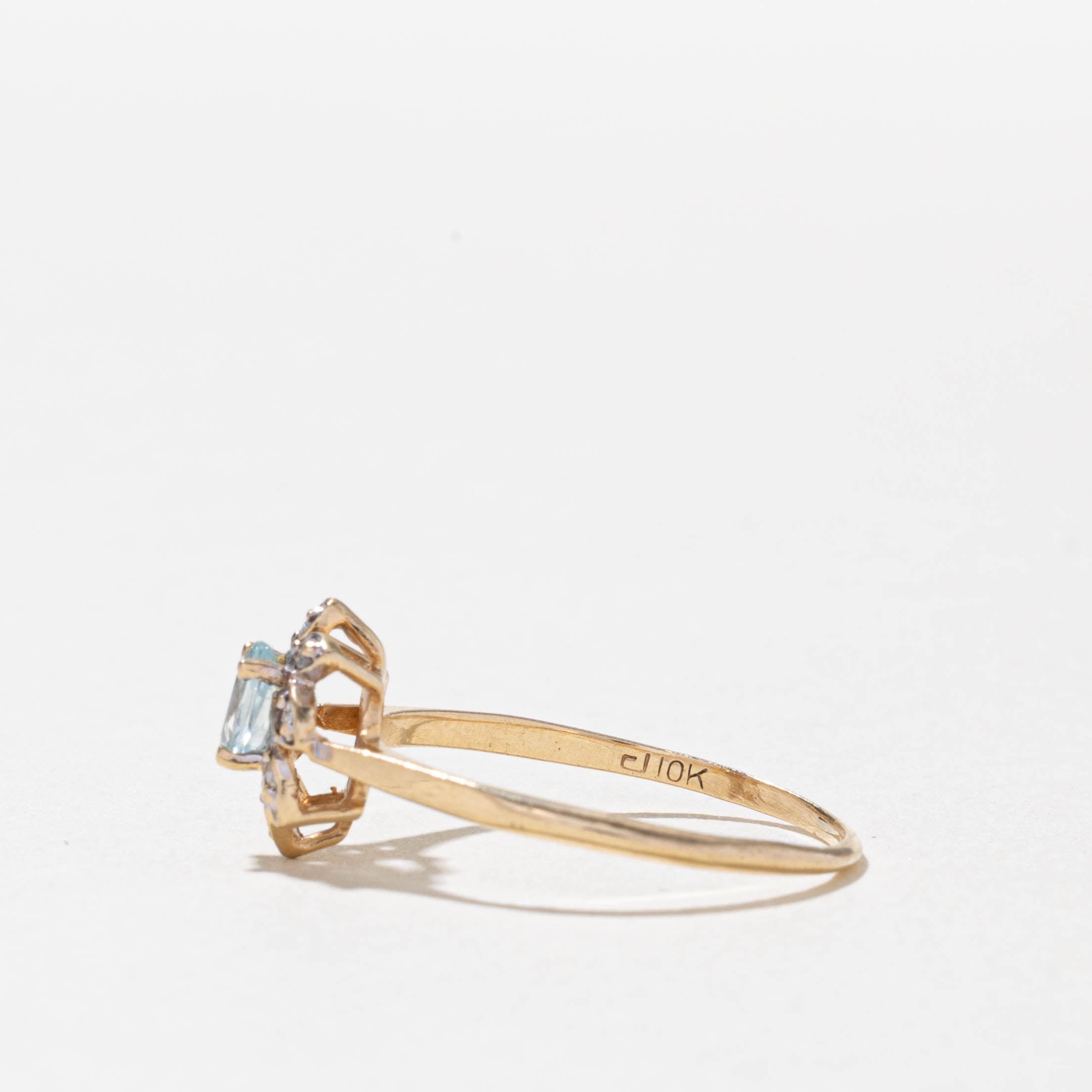 10k Oval Blue Topaz & Diamond Daisy Ring | SZ 8.5