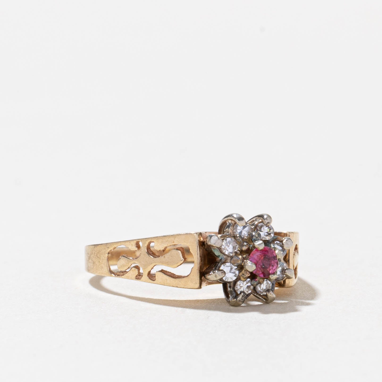 10k Ruby & Diamond Petal Cluster Ring | SZ 5.75