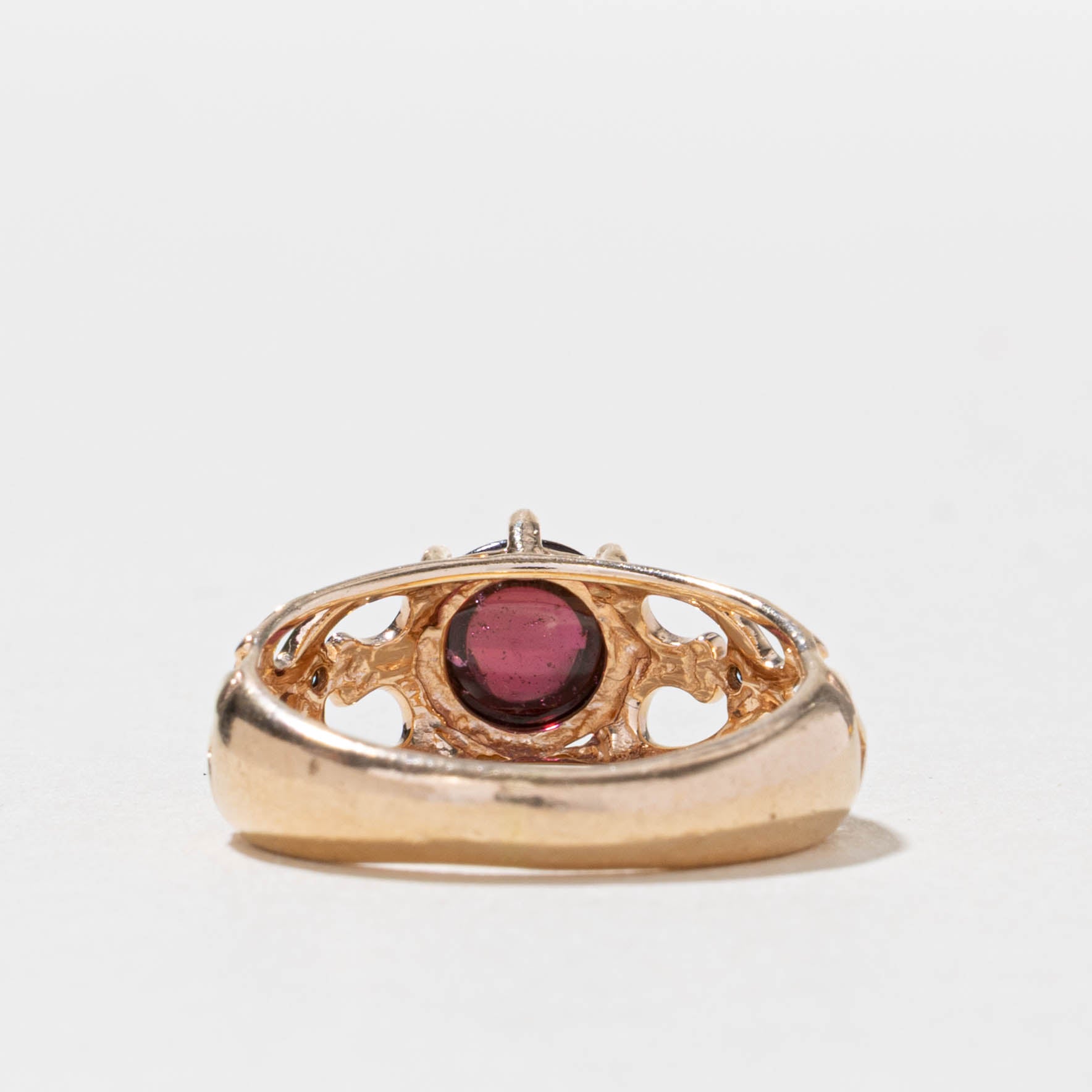 14k Cabochon Garnet Openwork Ring | 1.90ct | SZ 5.75