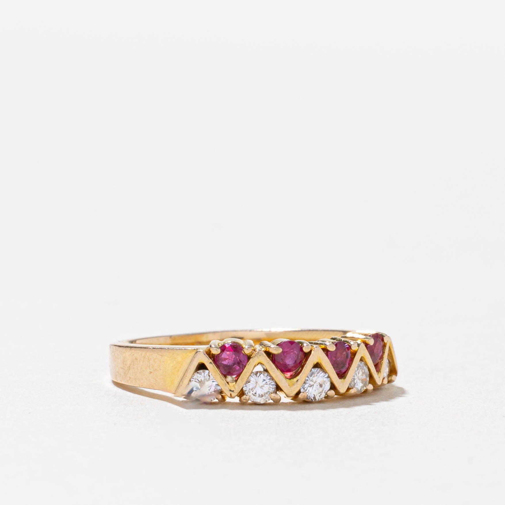 14k Ruby & Diamond Zigzag Band | 0.25ctw, 0.20ctw | SZ 6.75